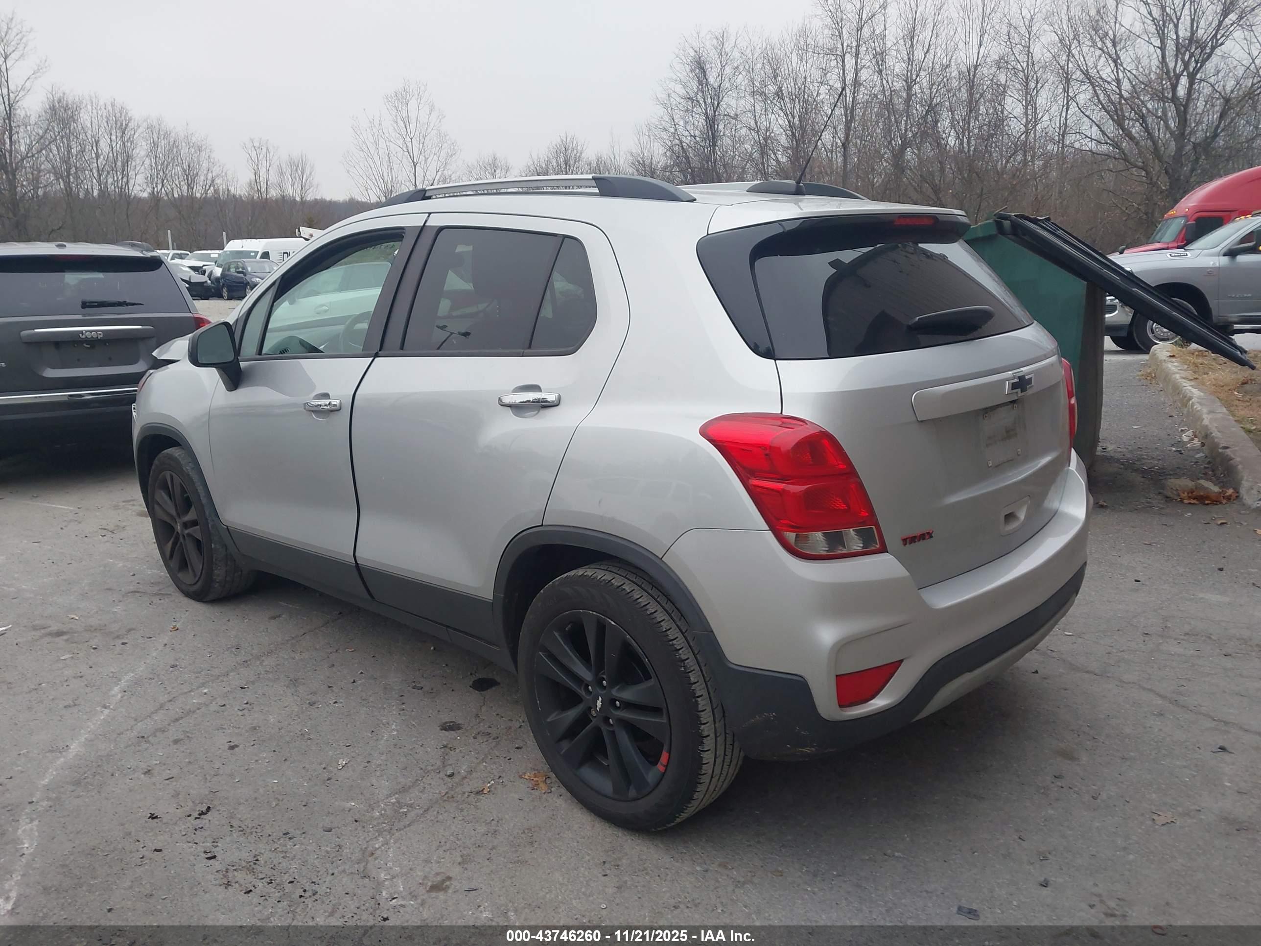CHEVROLET TRAX image 3