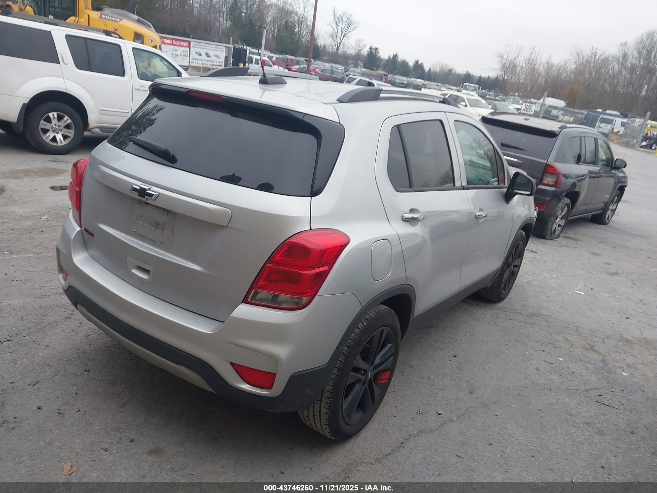 CHEVROLET TRAX image 4
