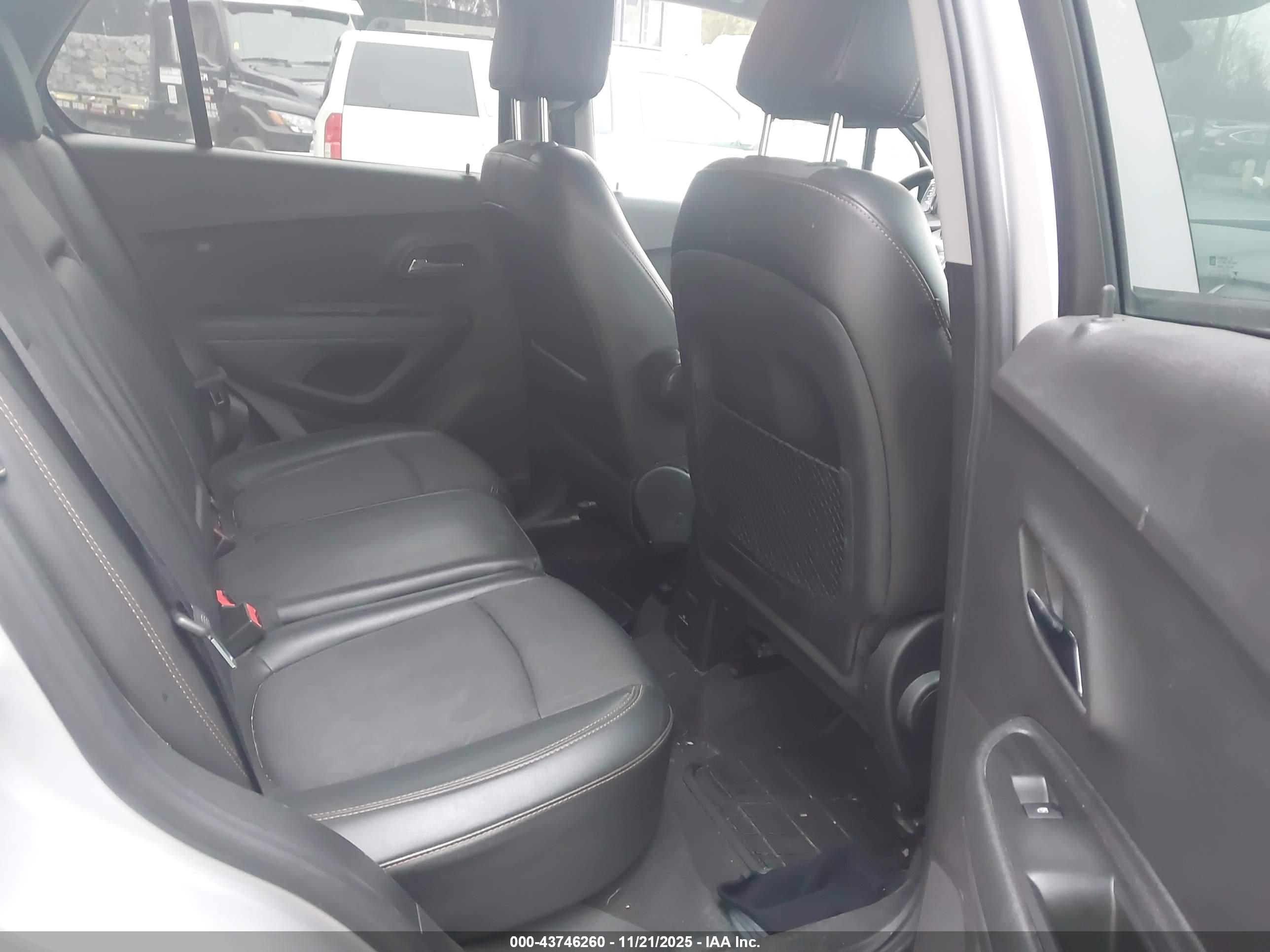 CHEVROLET TRAX image 8