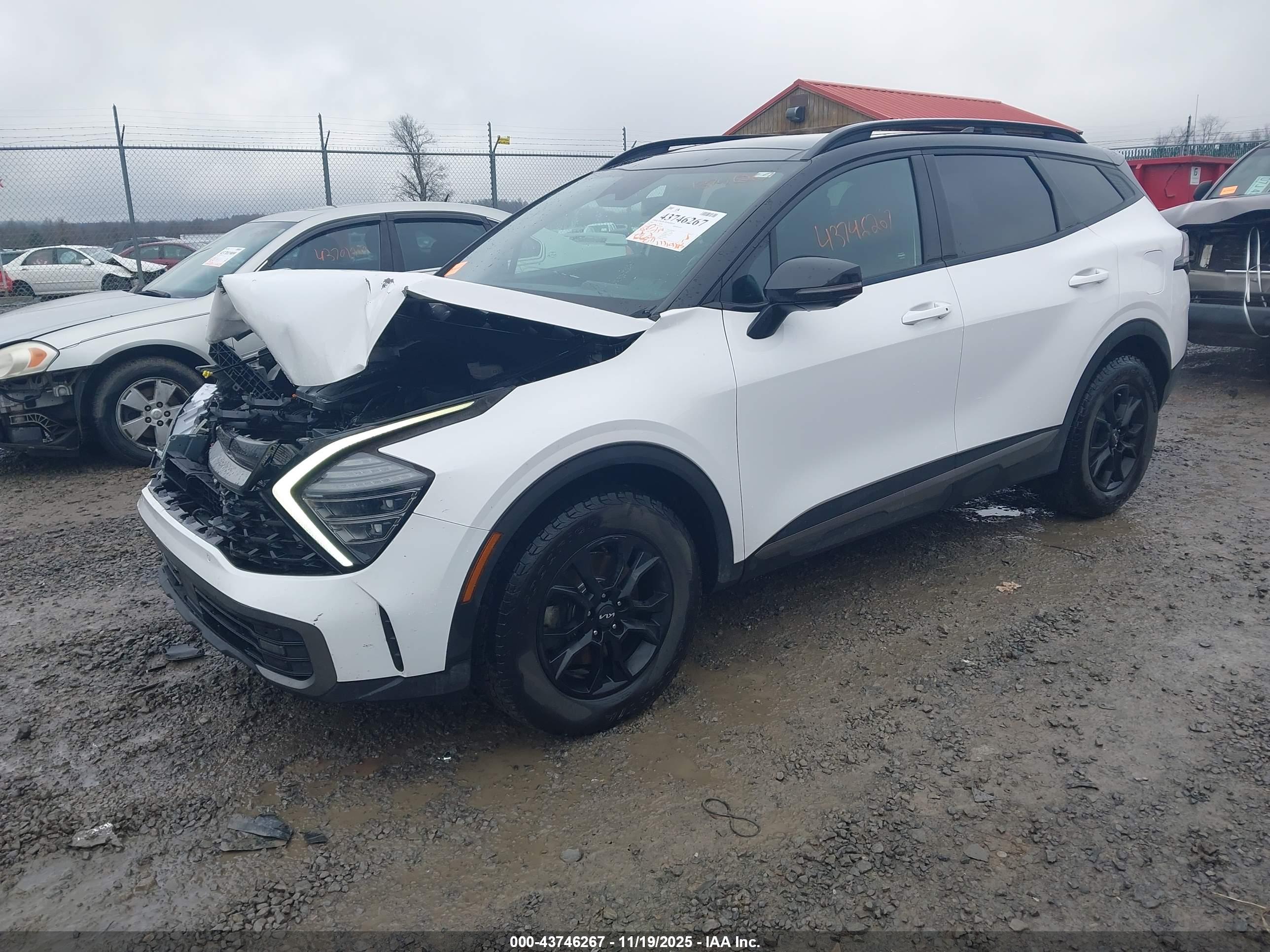 KIA SPORTAGE image 2