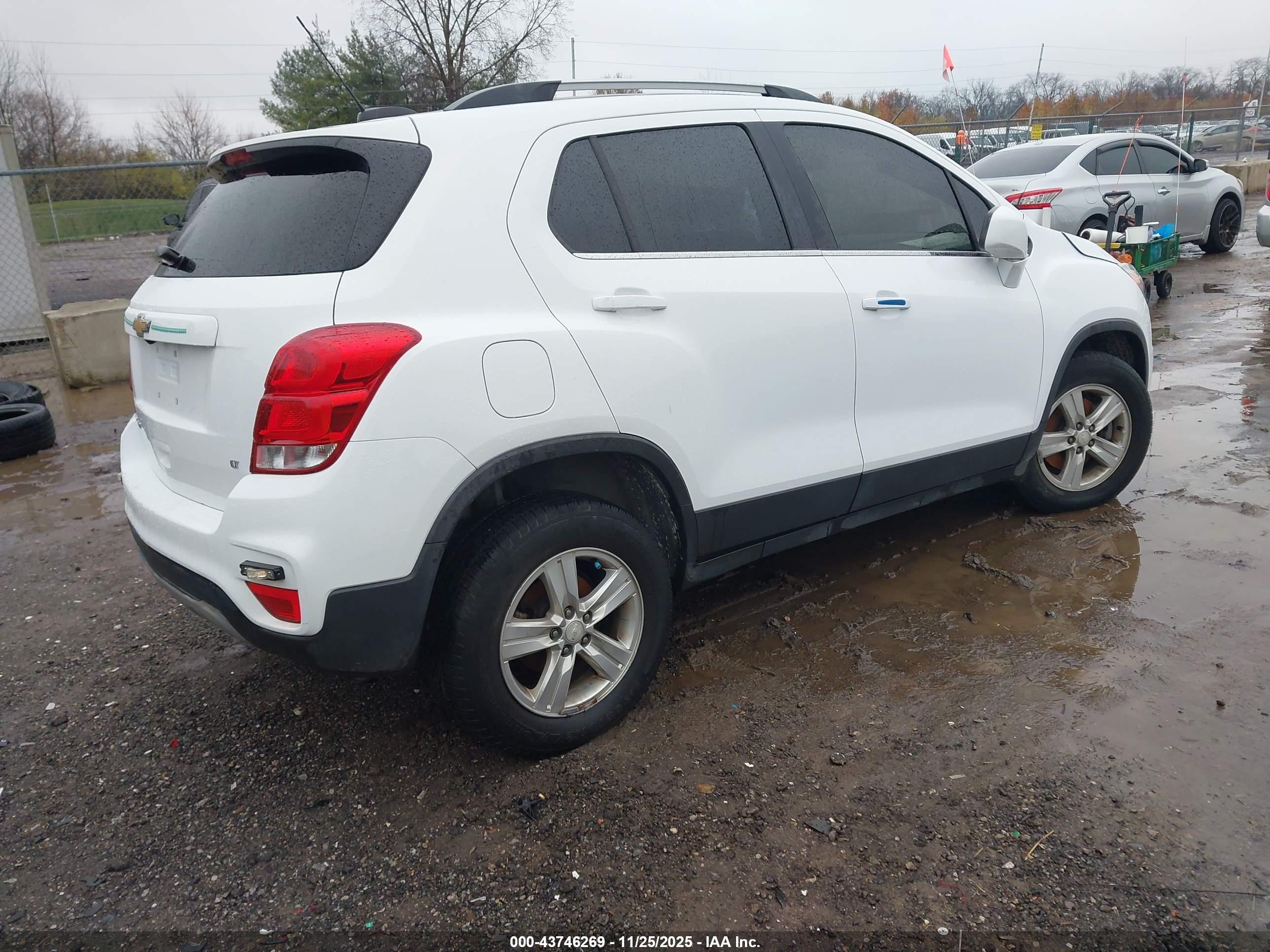 CHEVROLET TRAX image 4