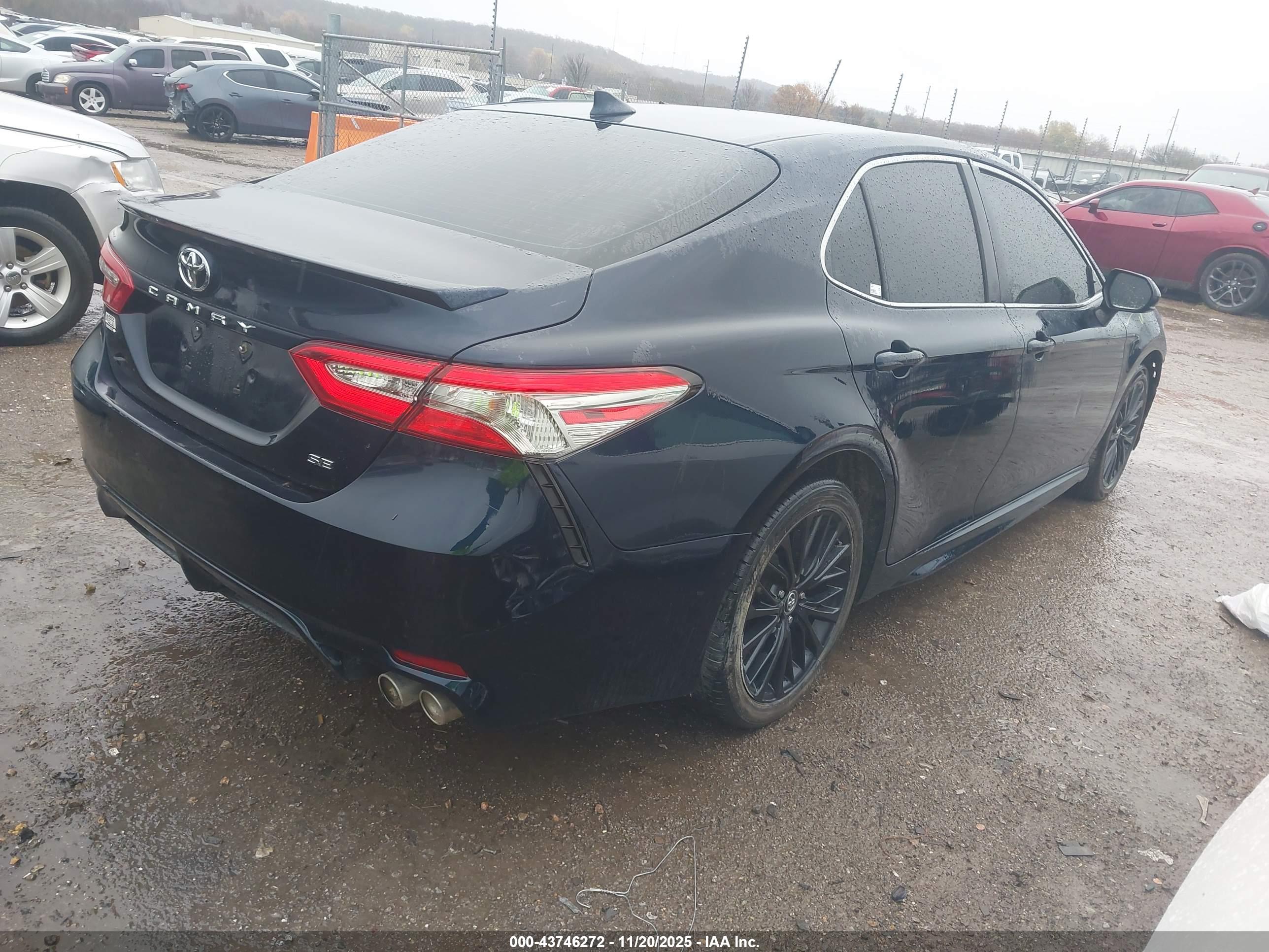 TOYOTA CAMRY image 4