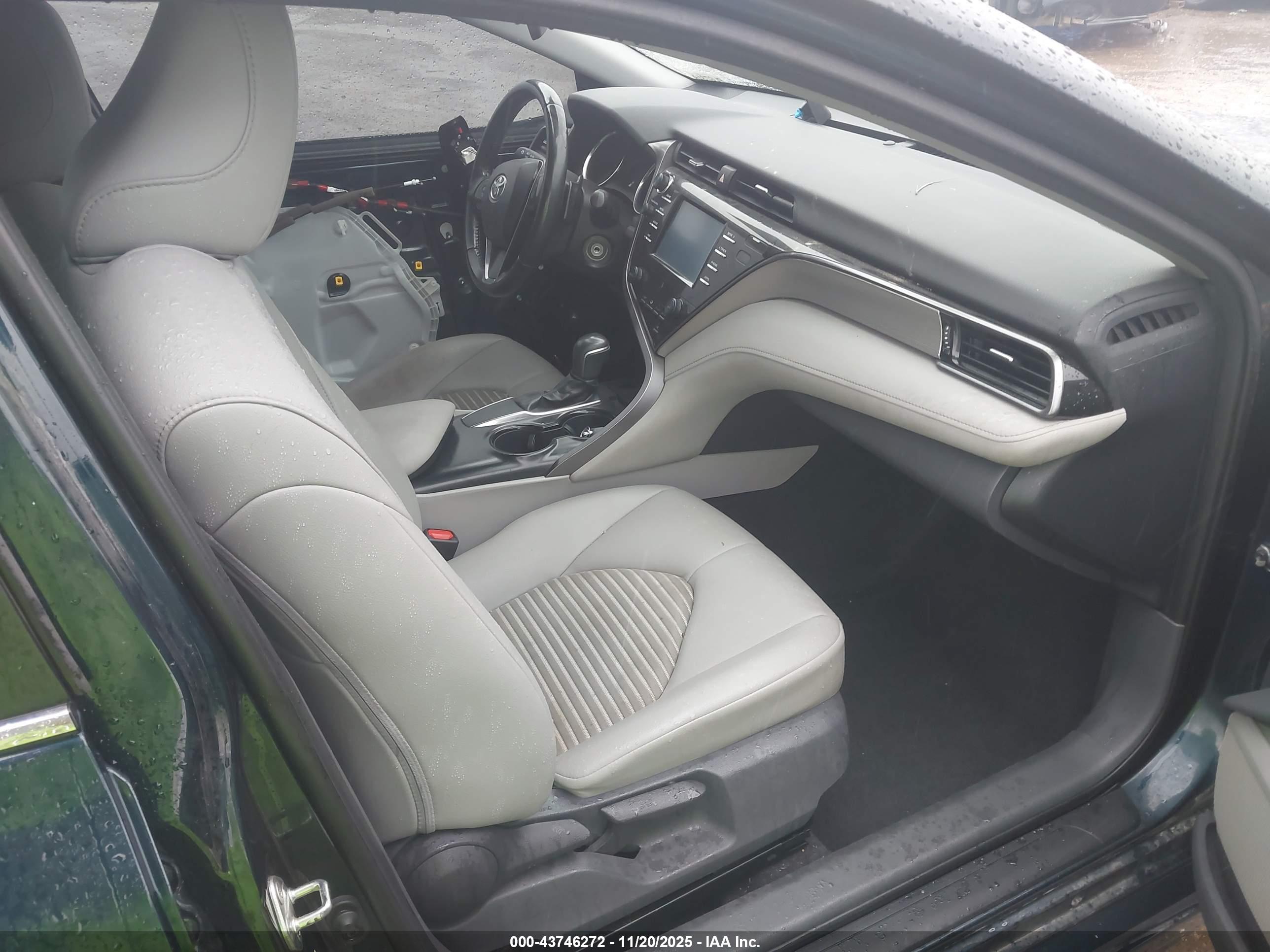TOYOTA CAMRY image 5