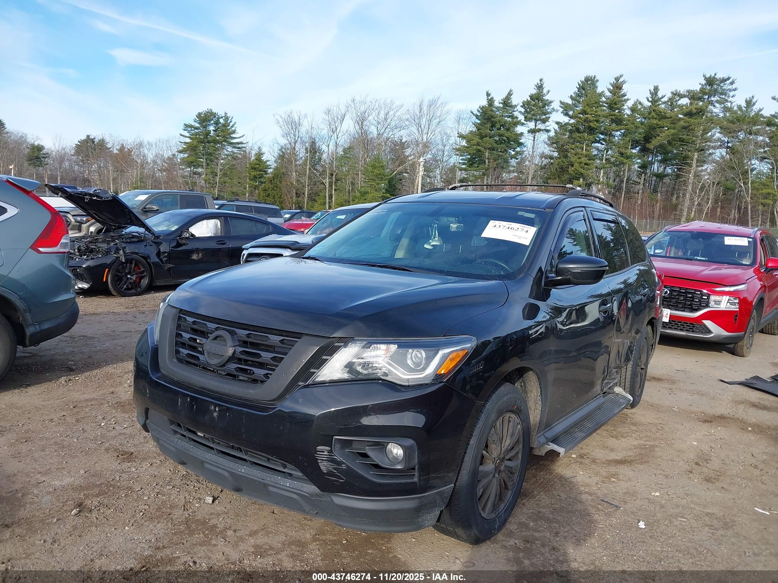 NISSAN PATHFINDER image 2
