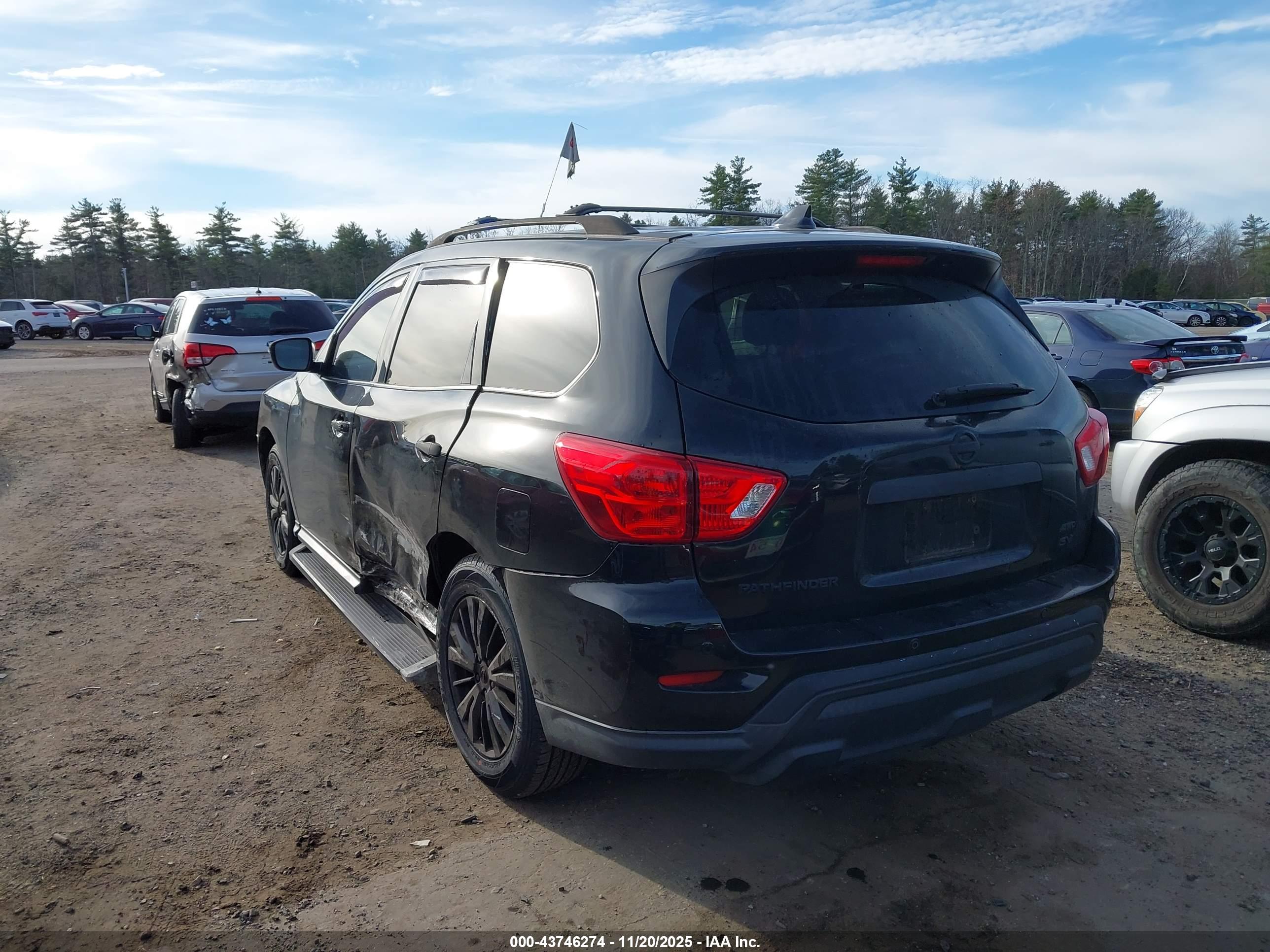 NISSAN PATHFINDER image 3