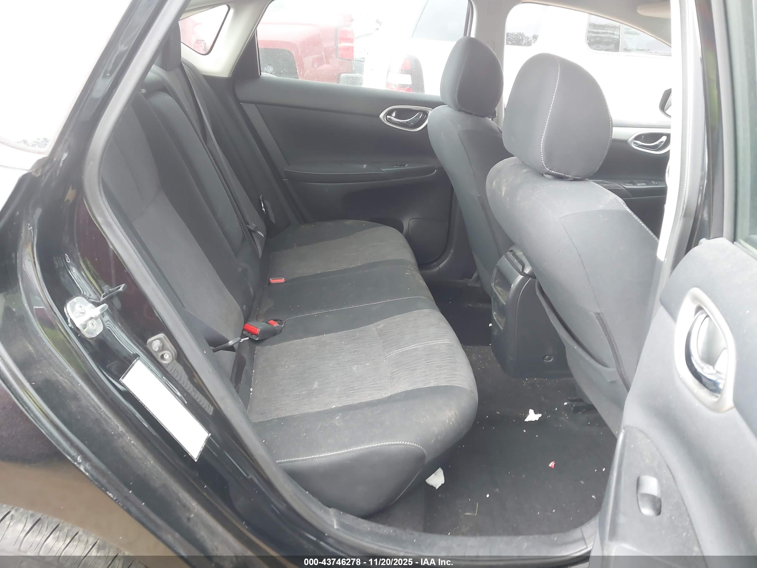 NISSAN SENTRA image 8