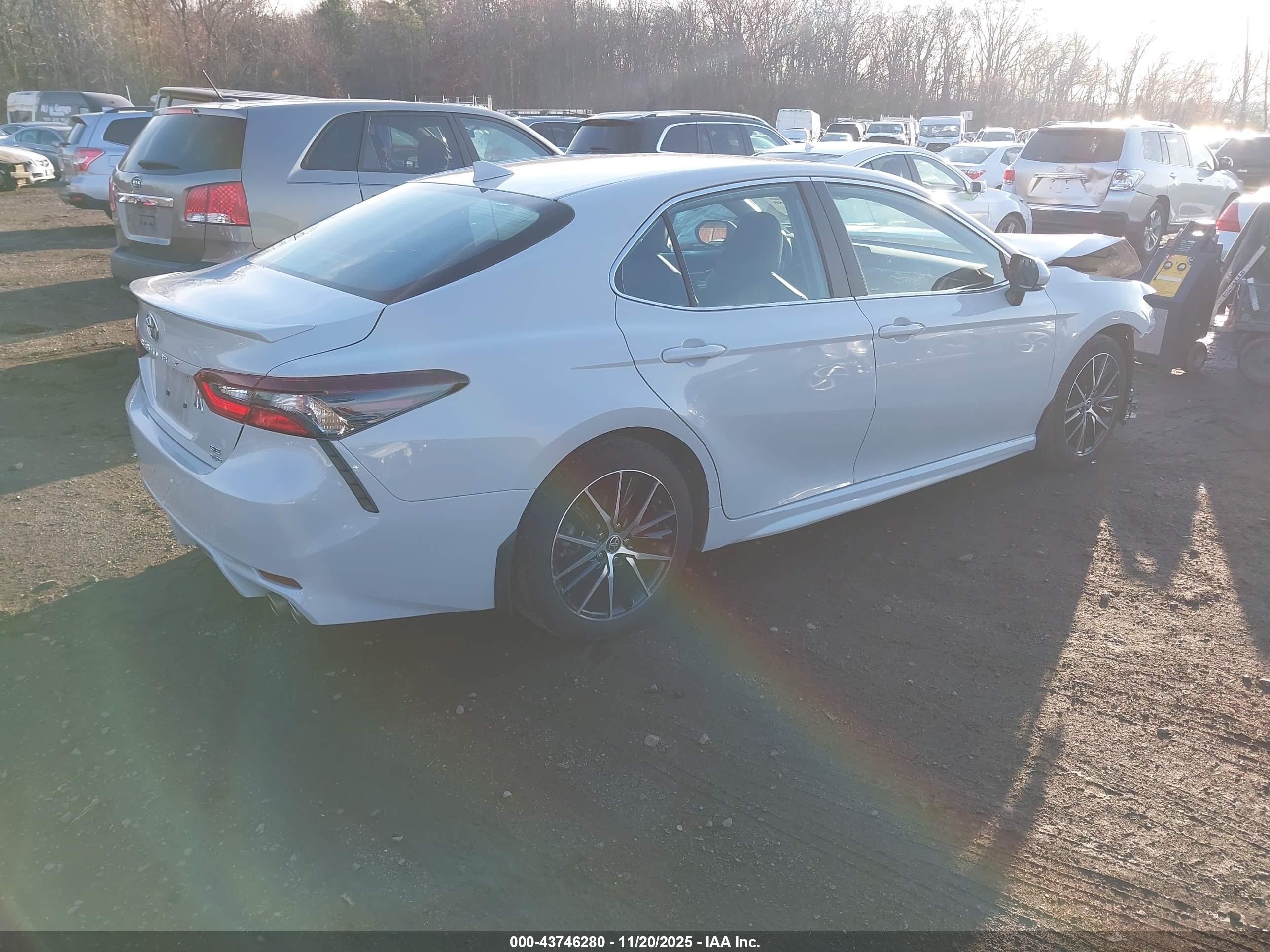 TOYOTA CAMRY image 4