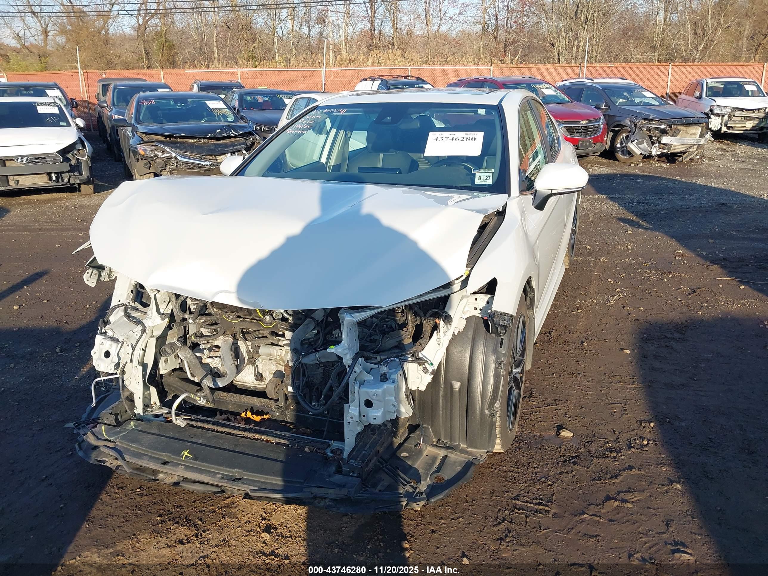 TOYOTA CAMRY image 6