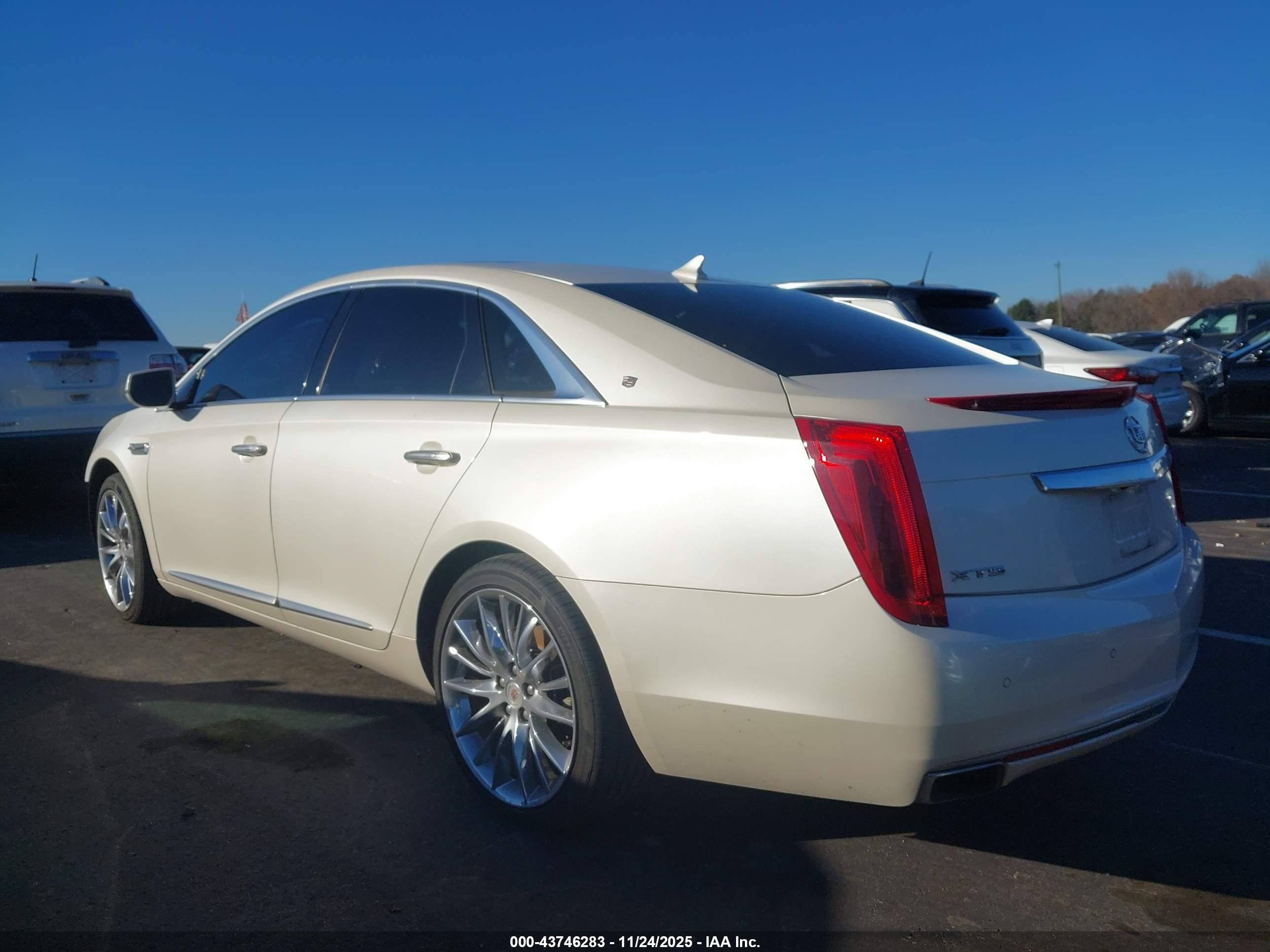 CADILLAC XTS image 3