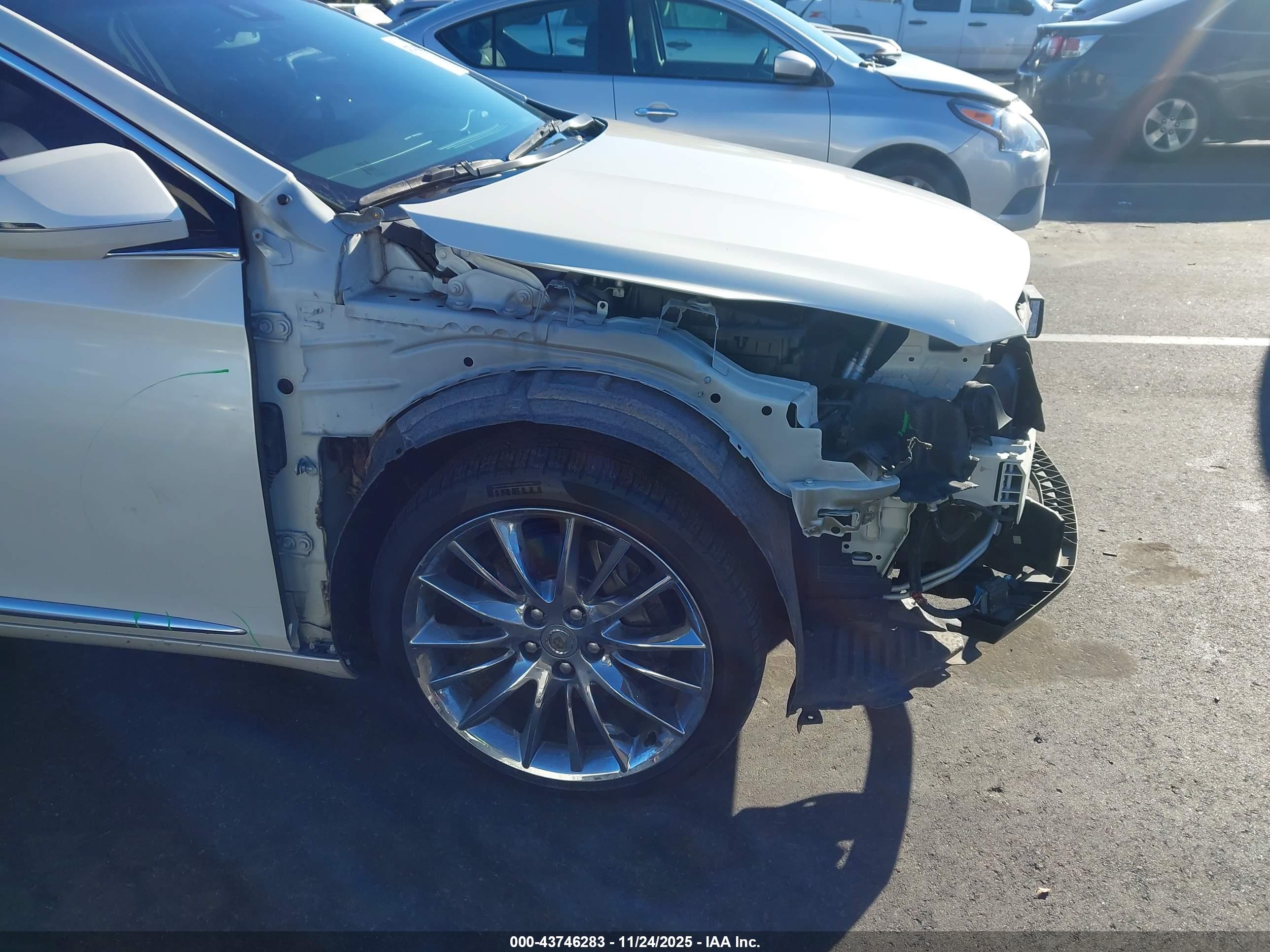 CADILLAC XTS image 6