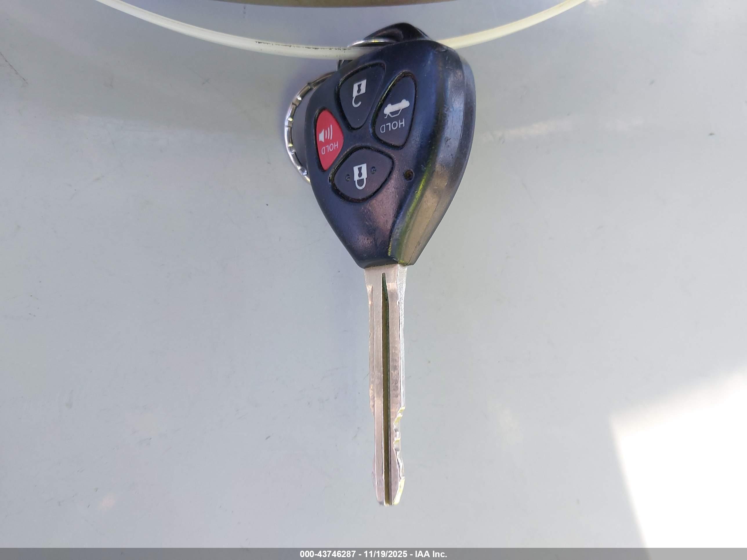 TOYOTA COROLLA image 11