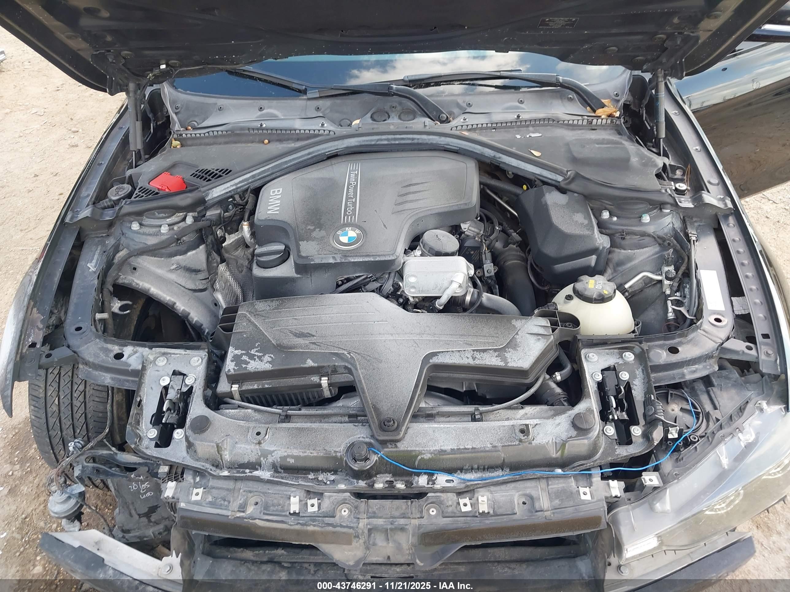 BMW 320I image 10