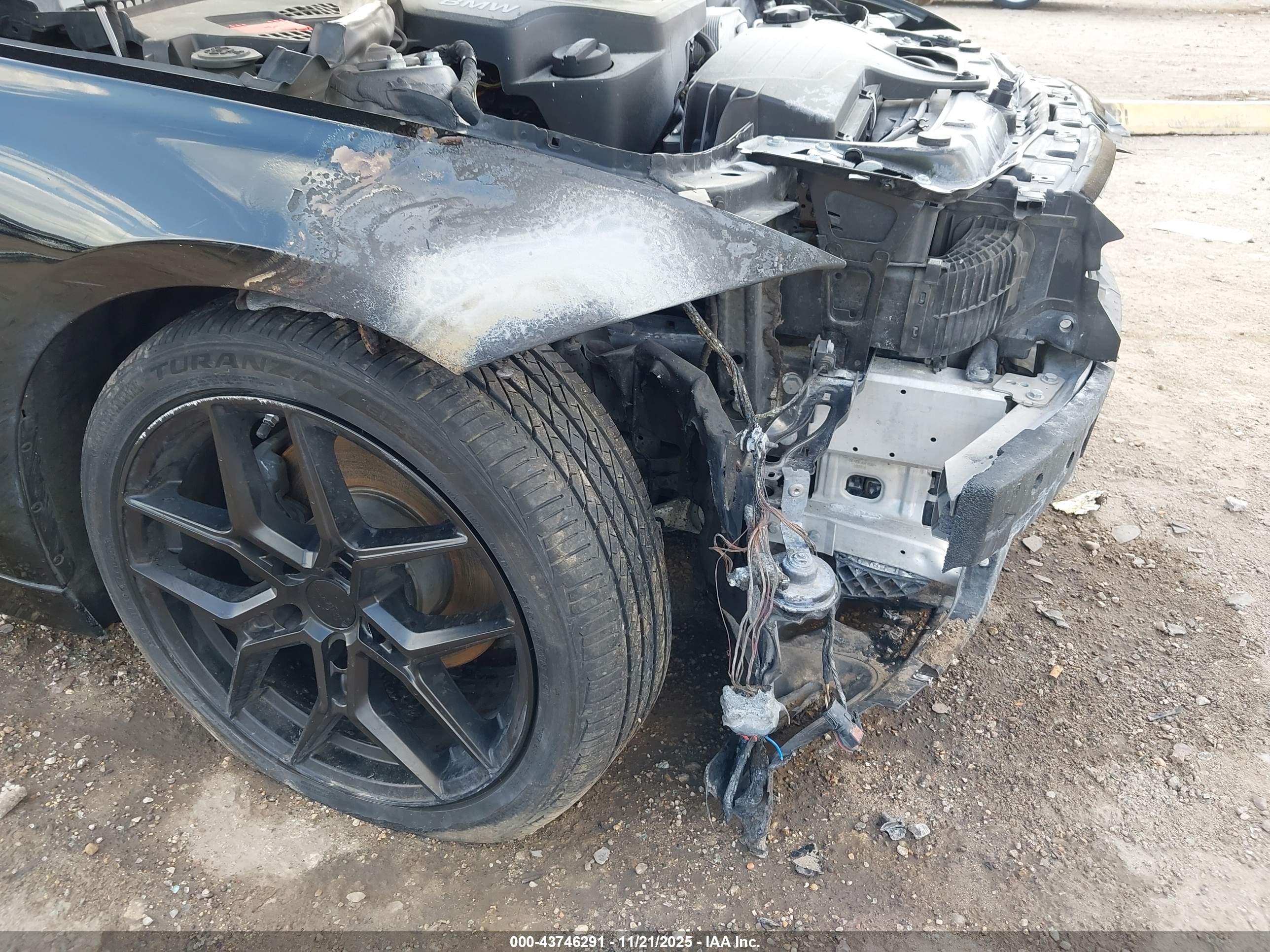 BMW 320I image 6