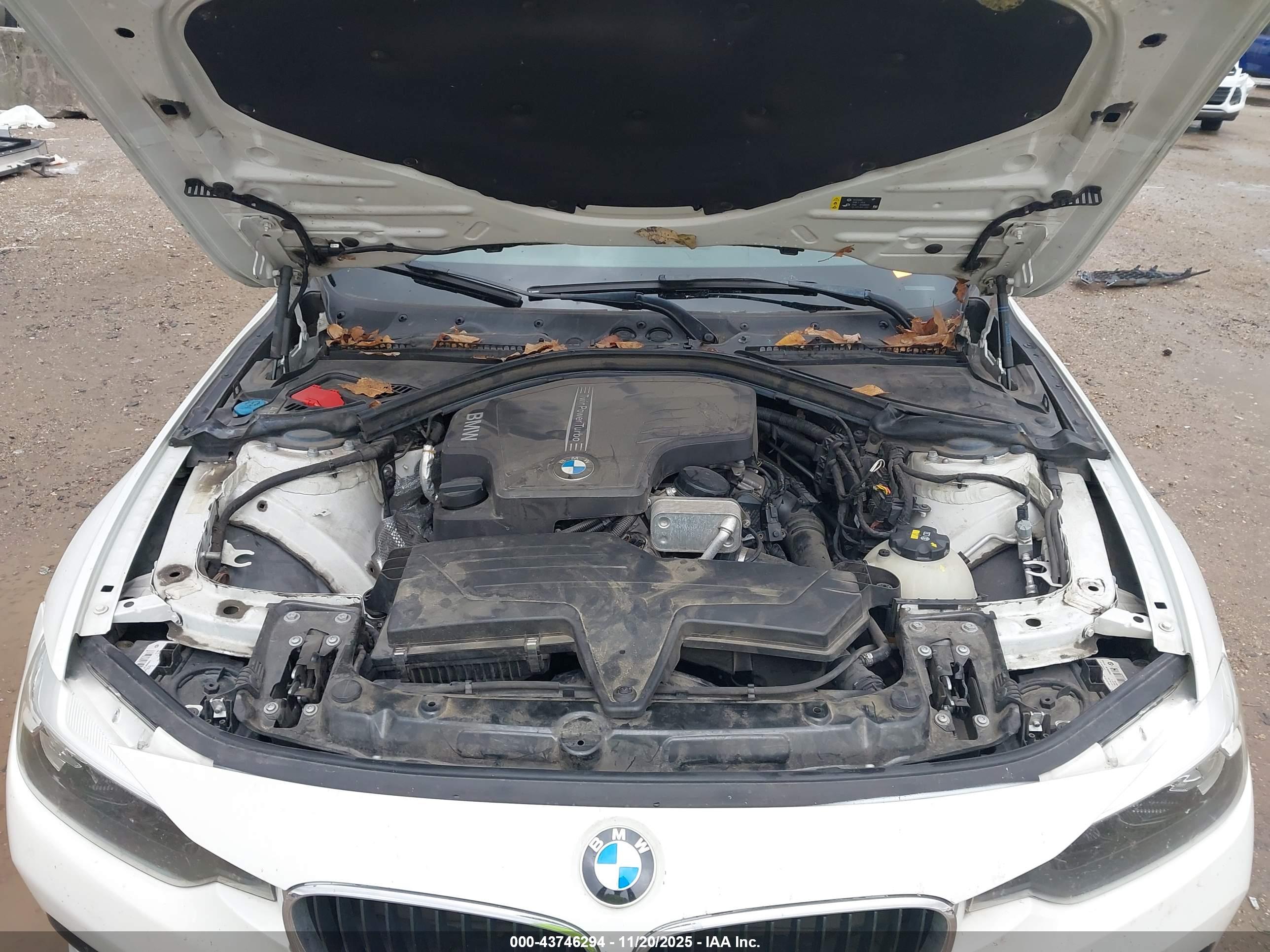 BMW 320I image 10