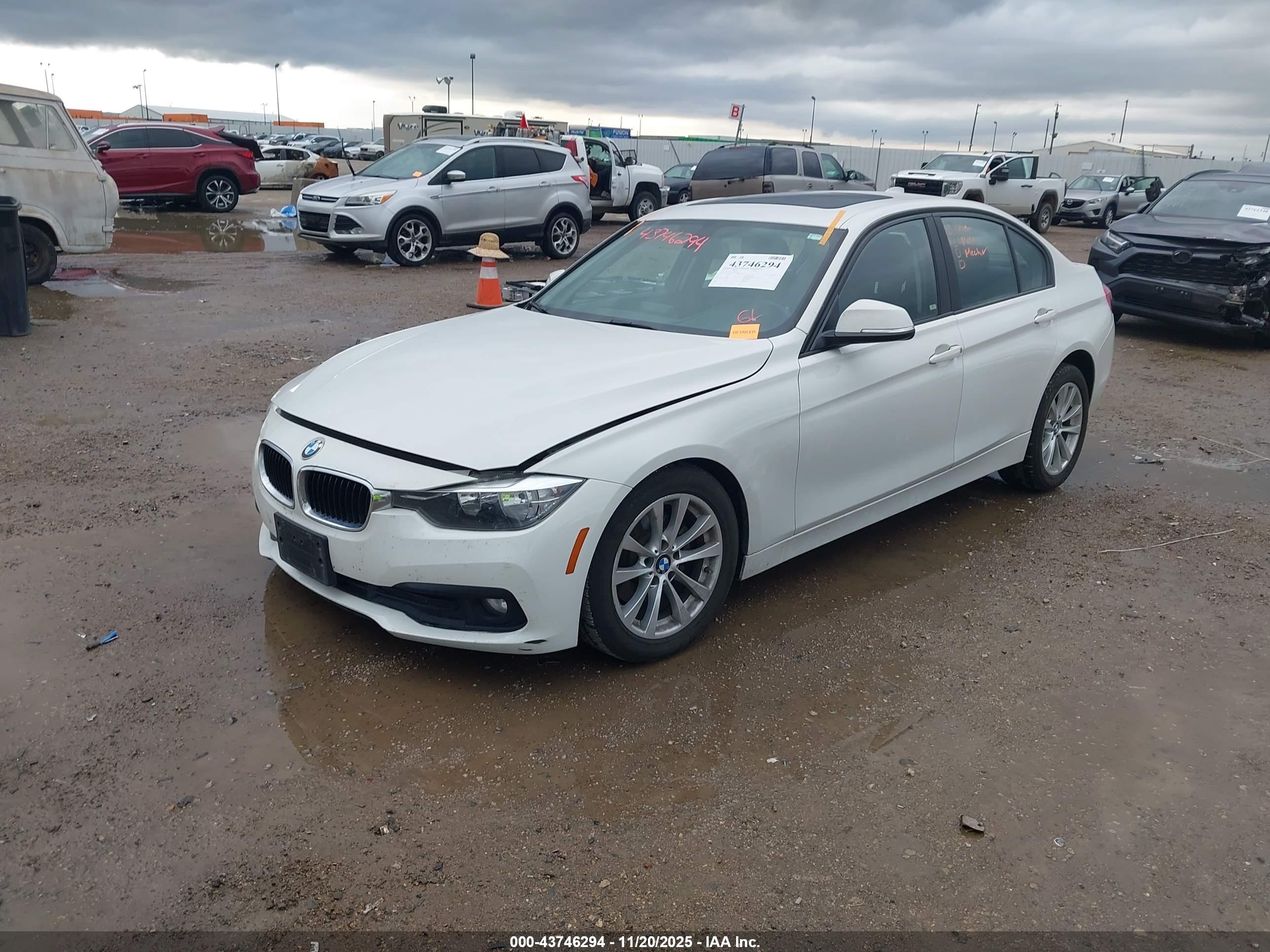 BMW 320I image 2
