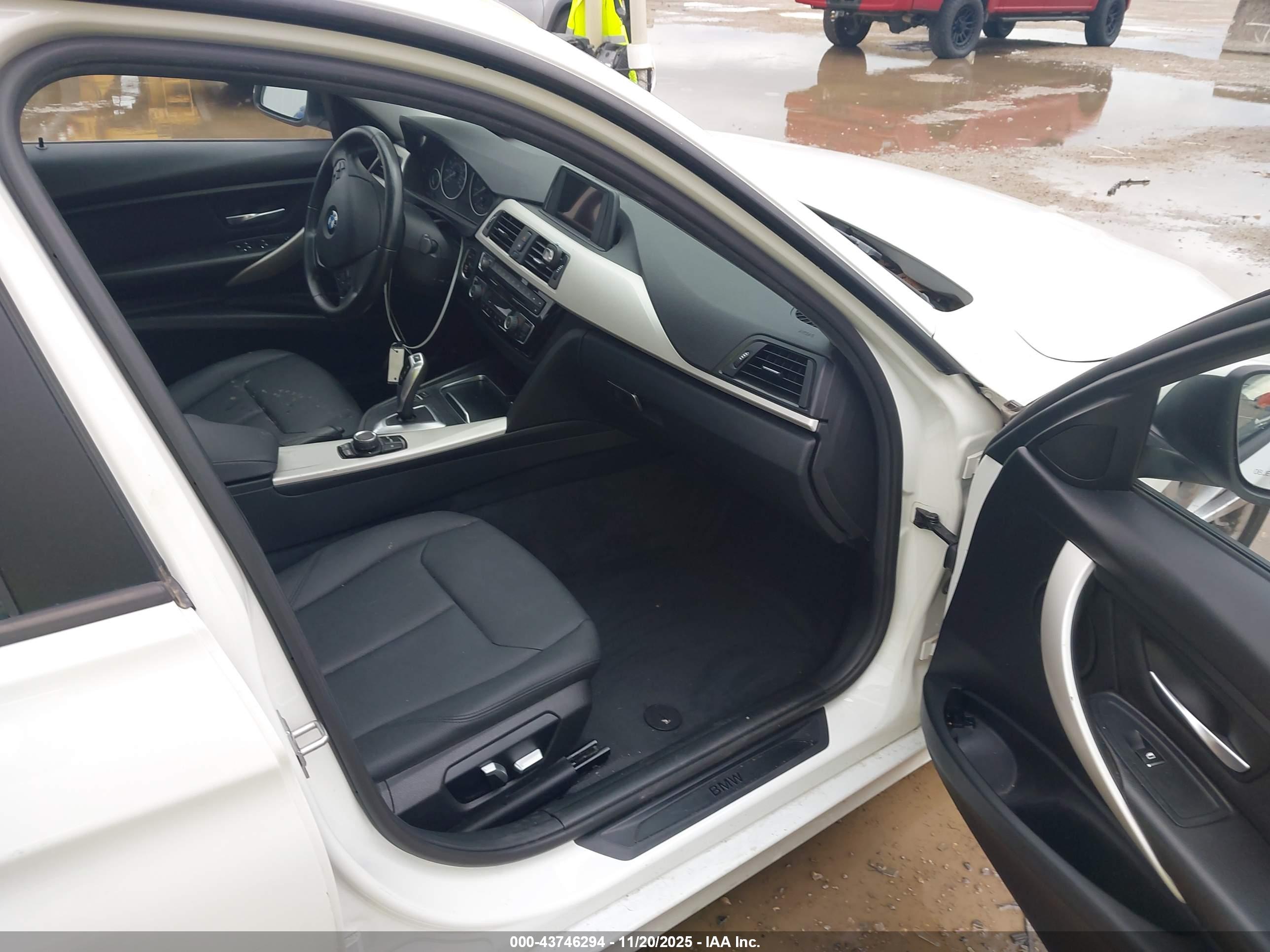 BMW 320I image 5