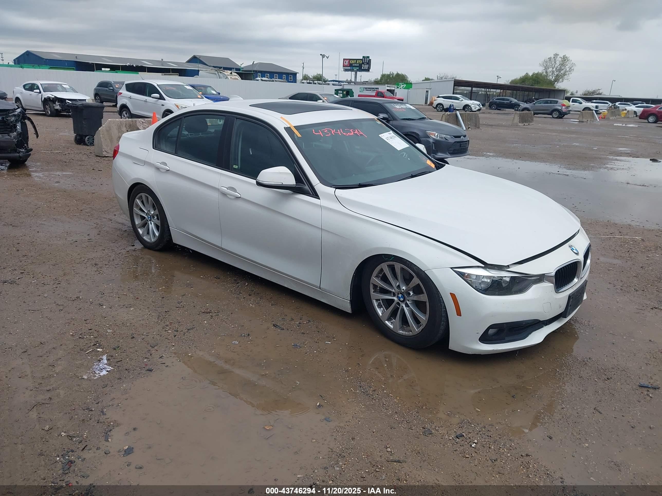 BMW 320I image 6