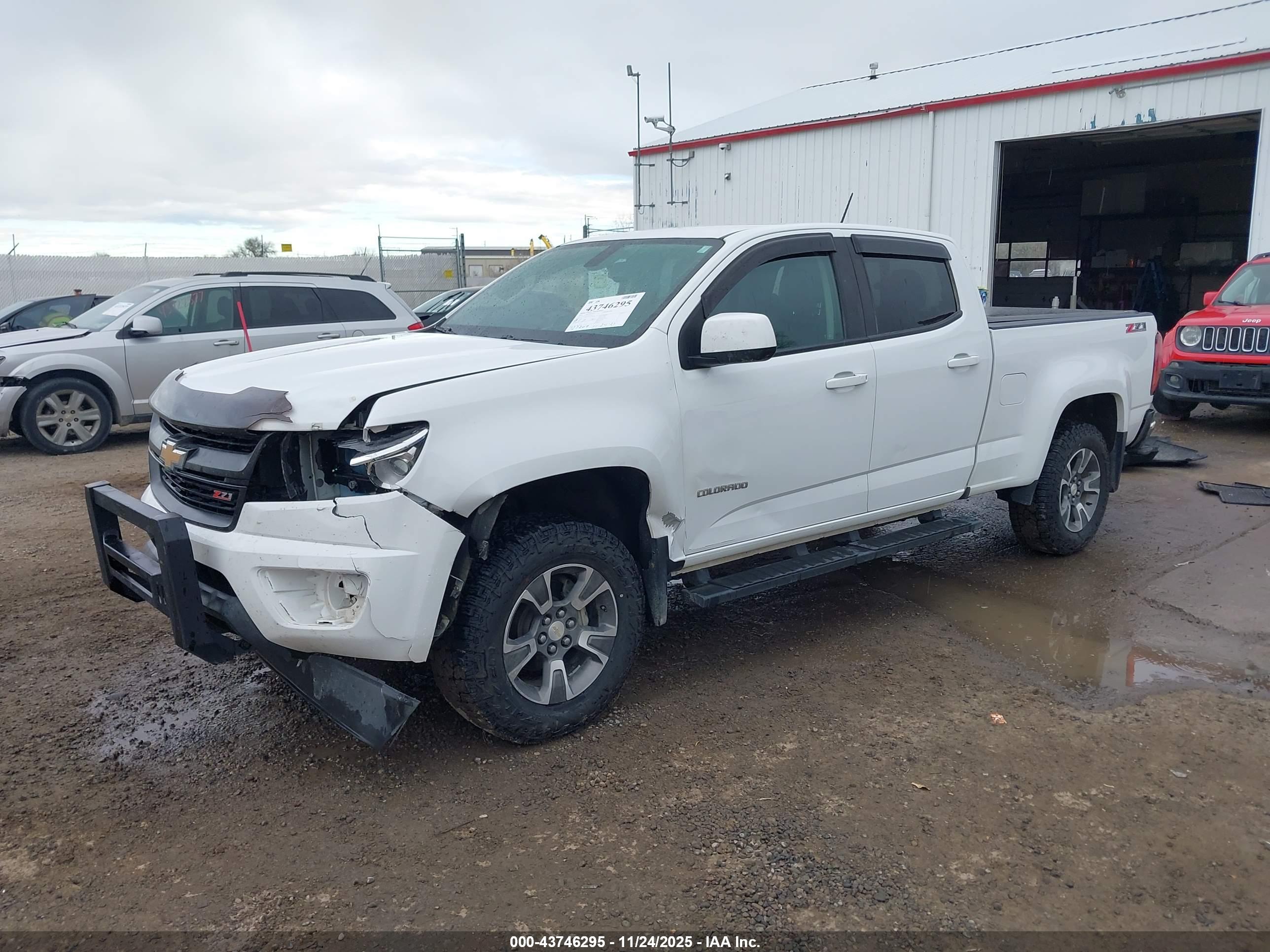 CHEVROLET COLORADO image 2