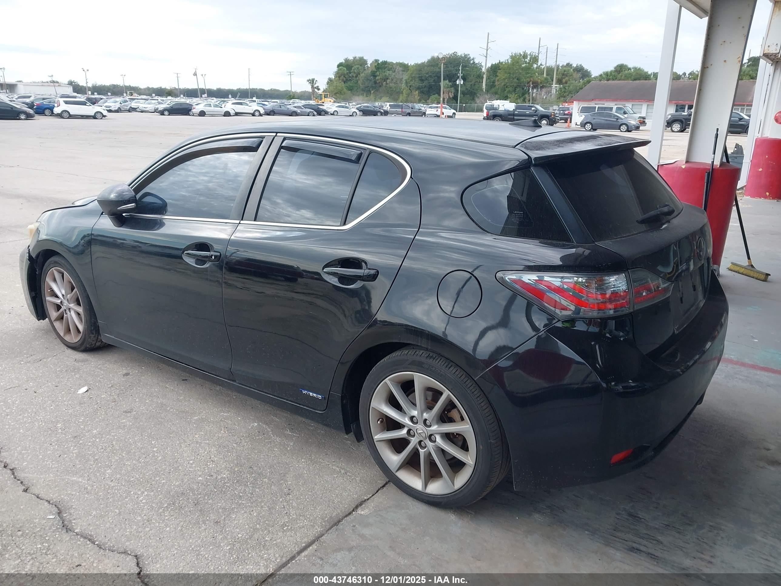 LEXUS CT image 3