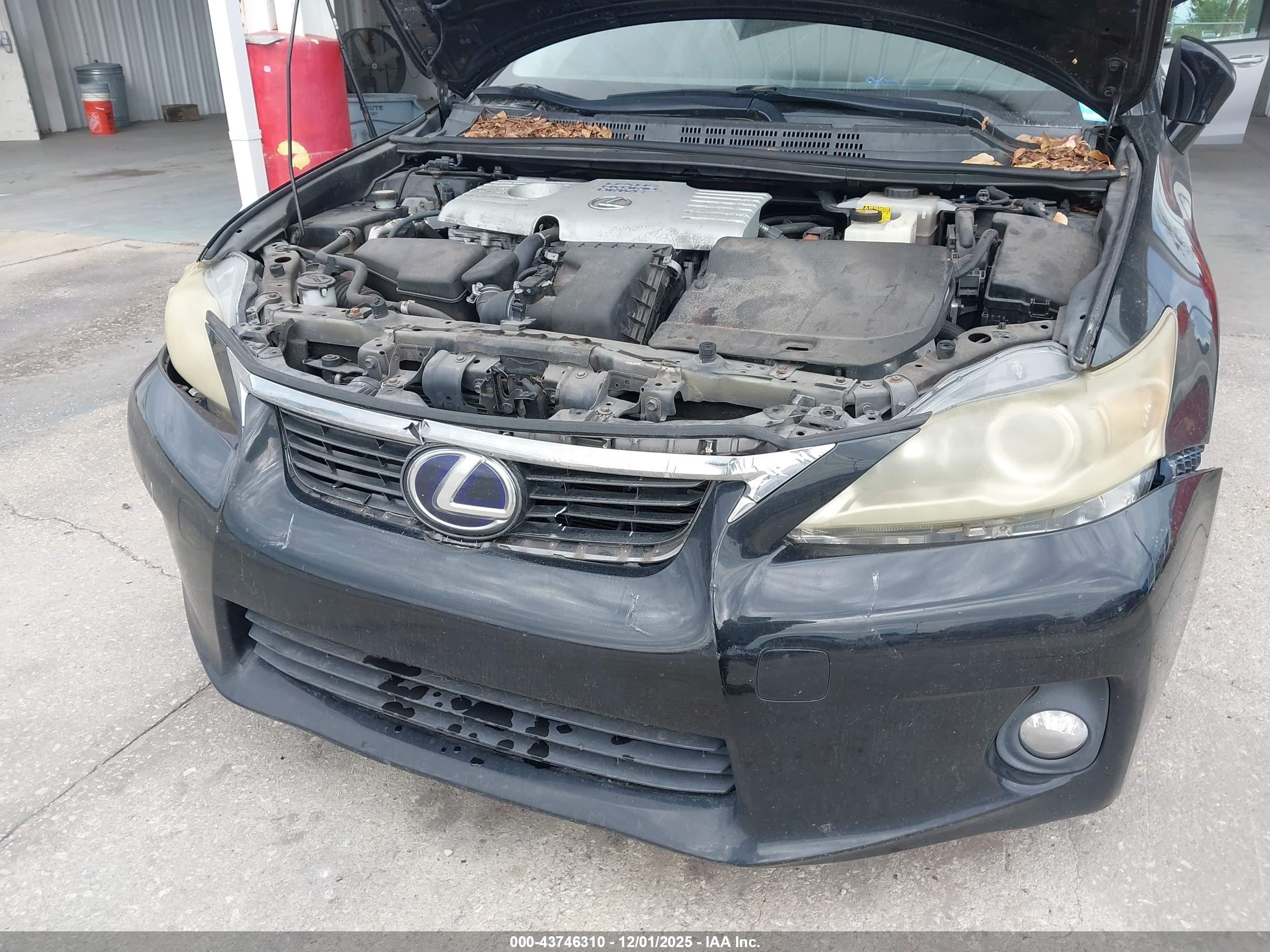 LEXUS CT image 6