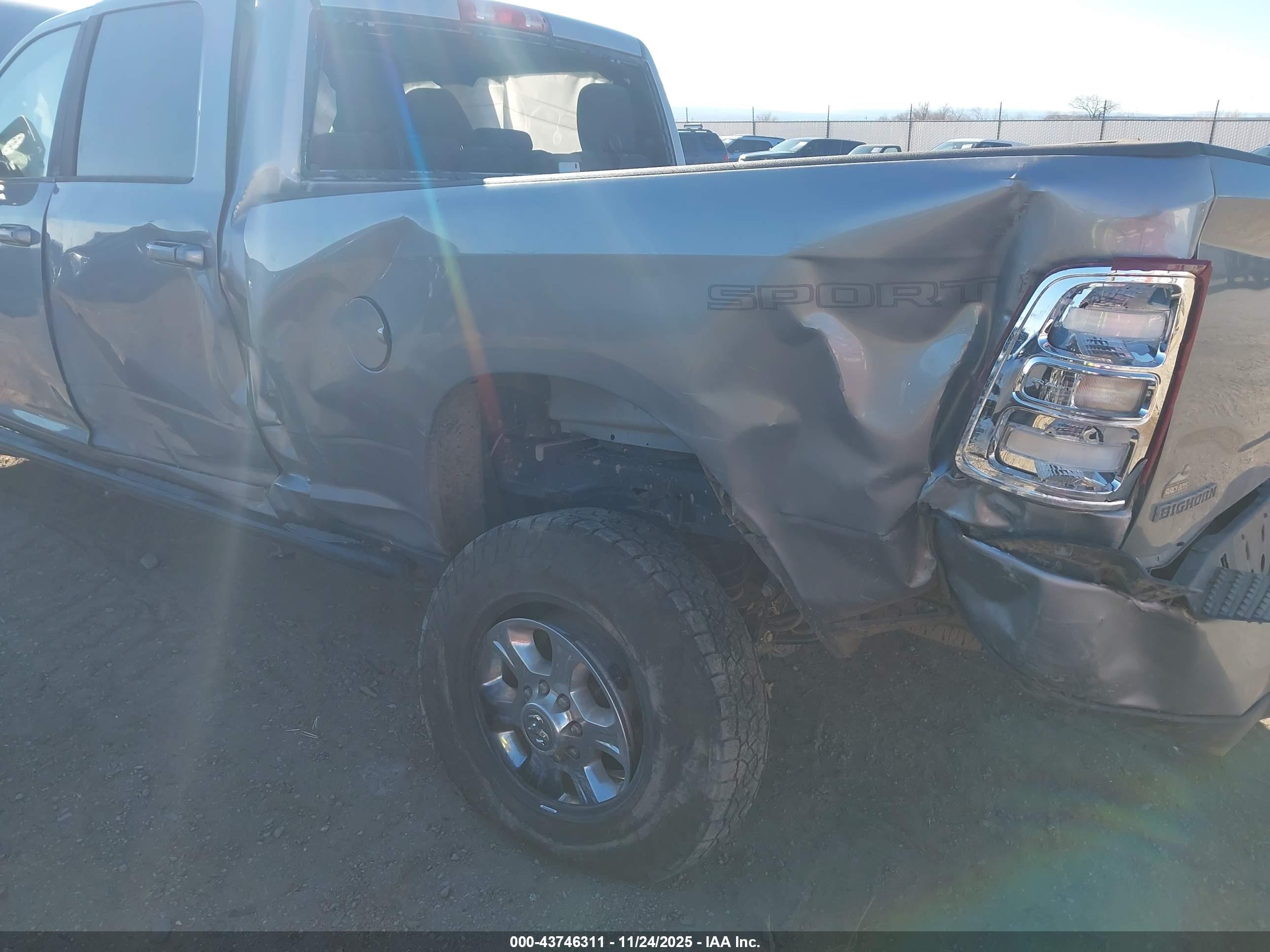 RAM 2500 image 6