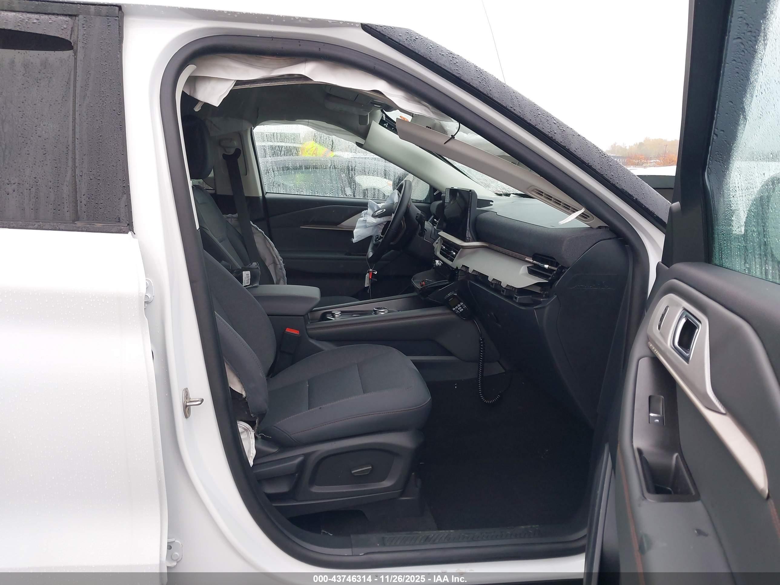 FORD EXPLORER image 5