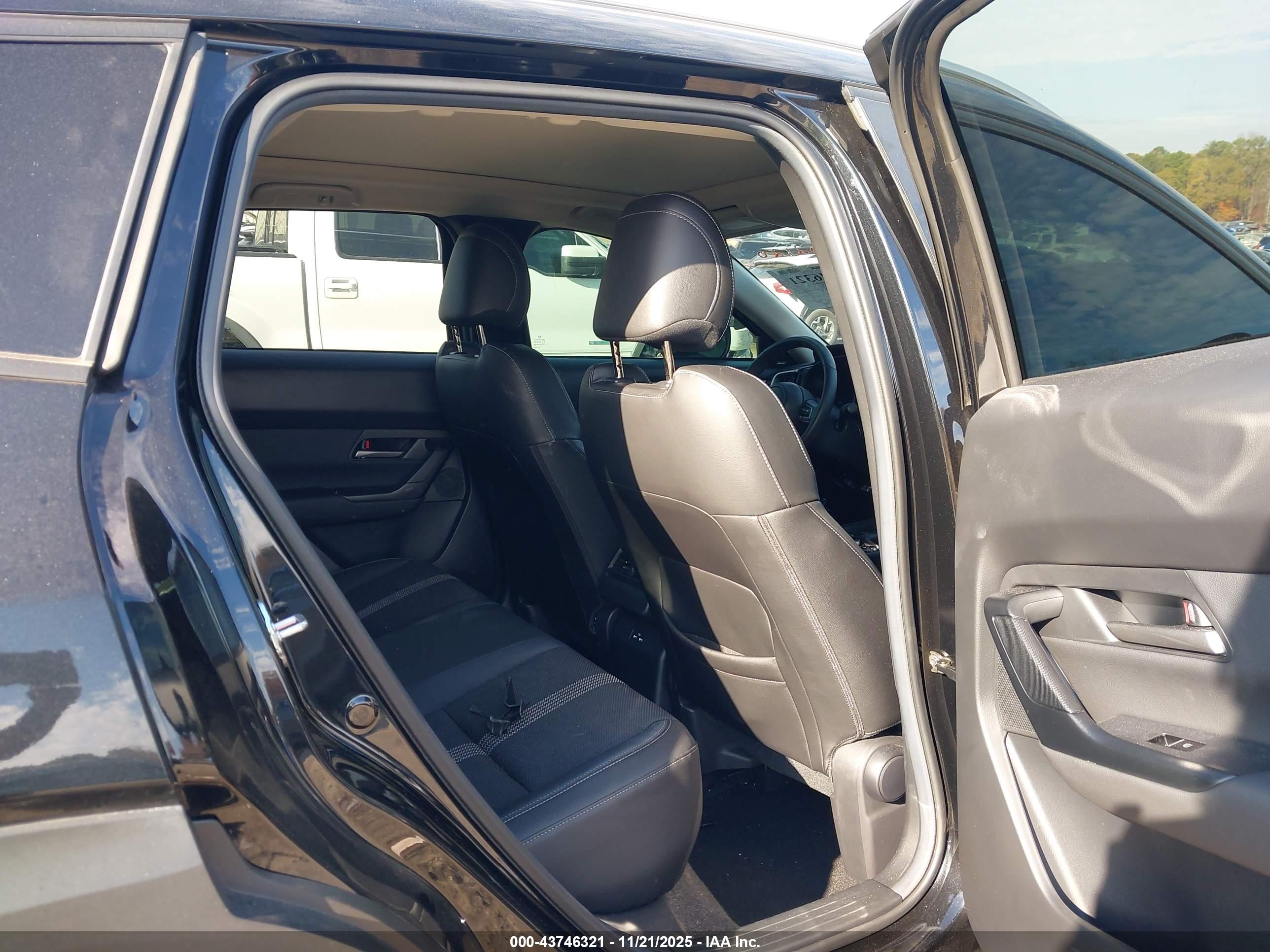 MAZDA CX-50 image 8