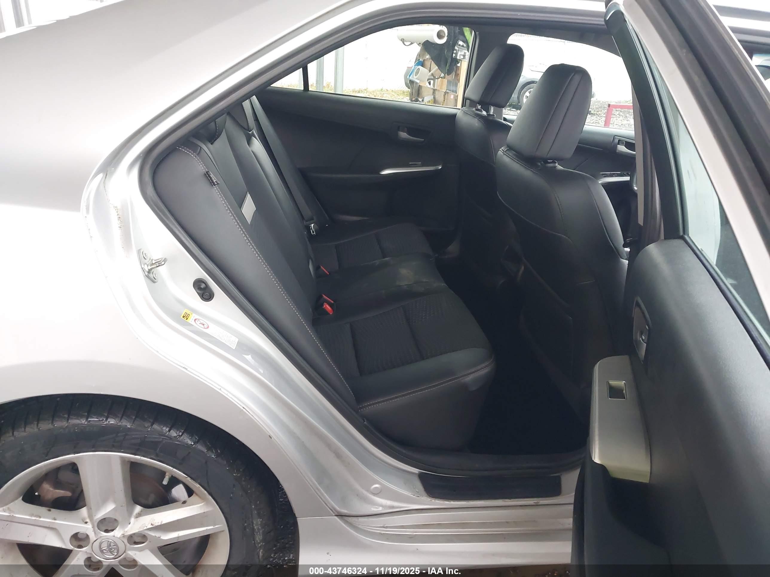 TOYOTA CAMRY image 8