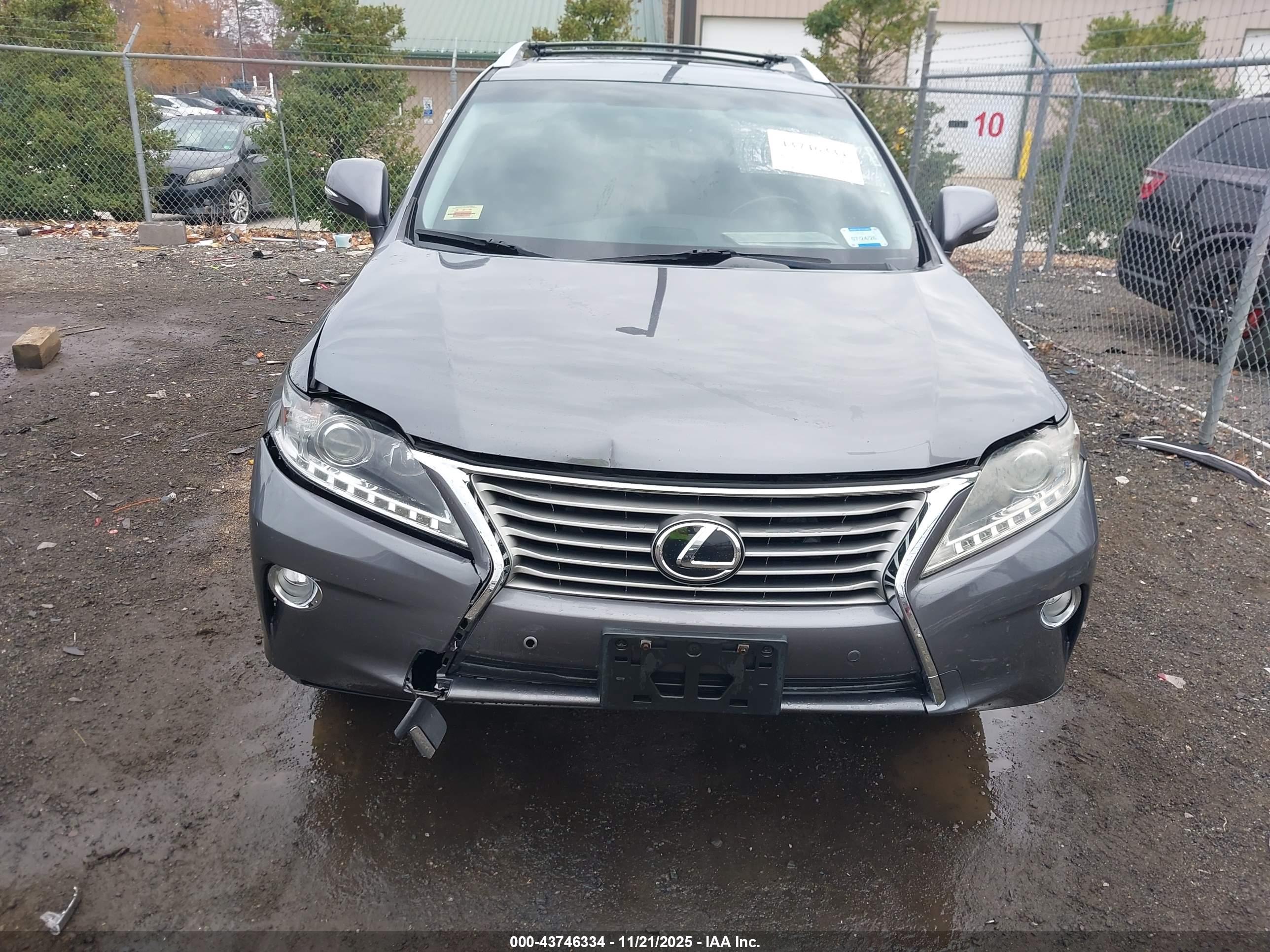 LEXUS RX image 6