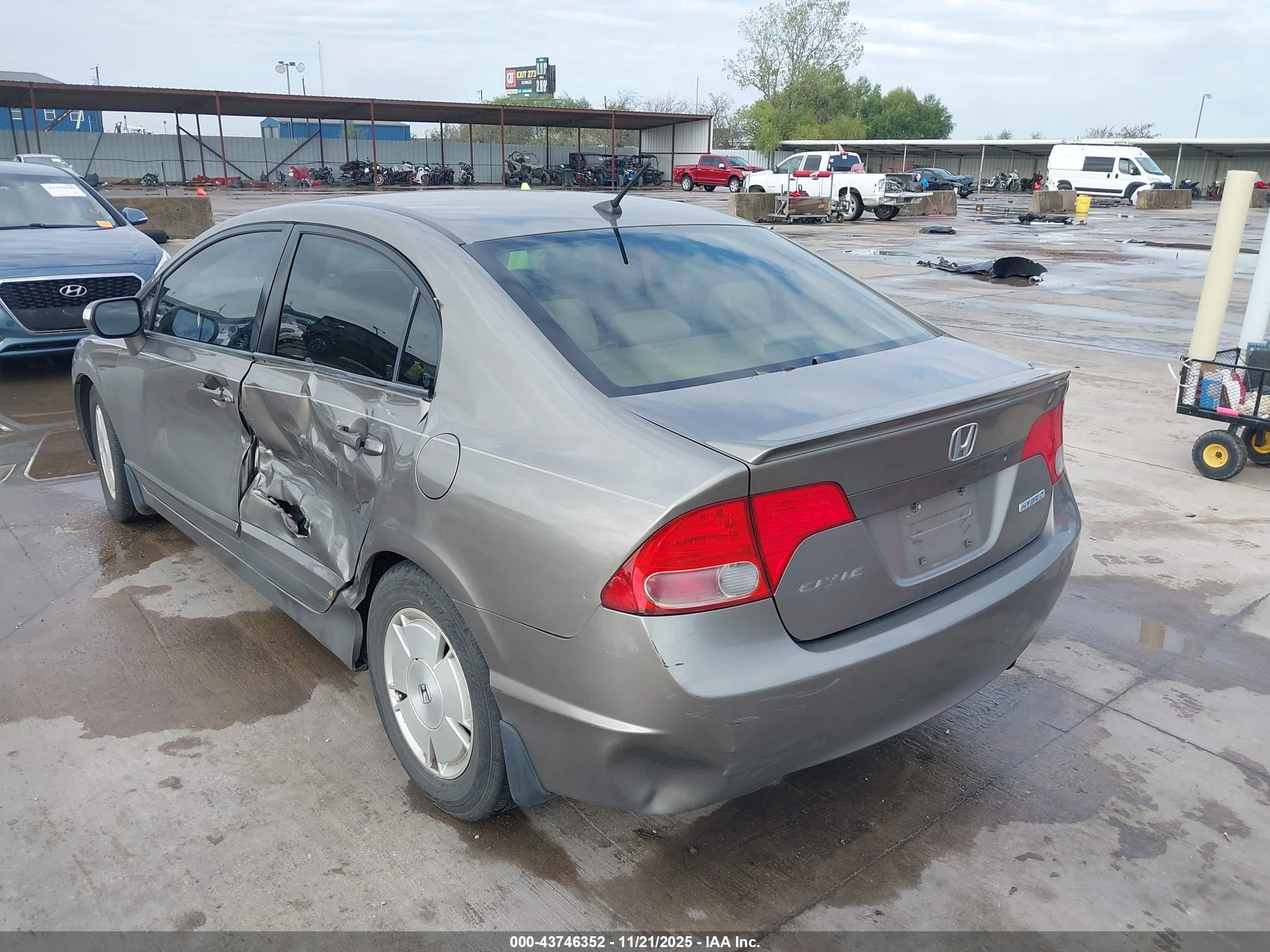 HONDA CIVIC image 3