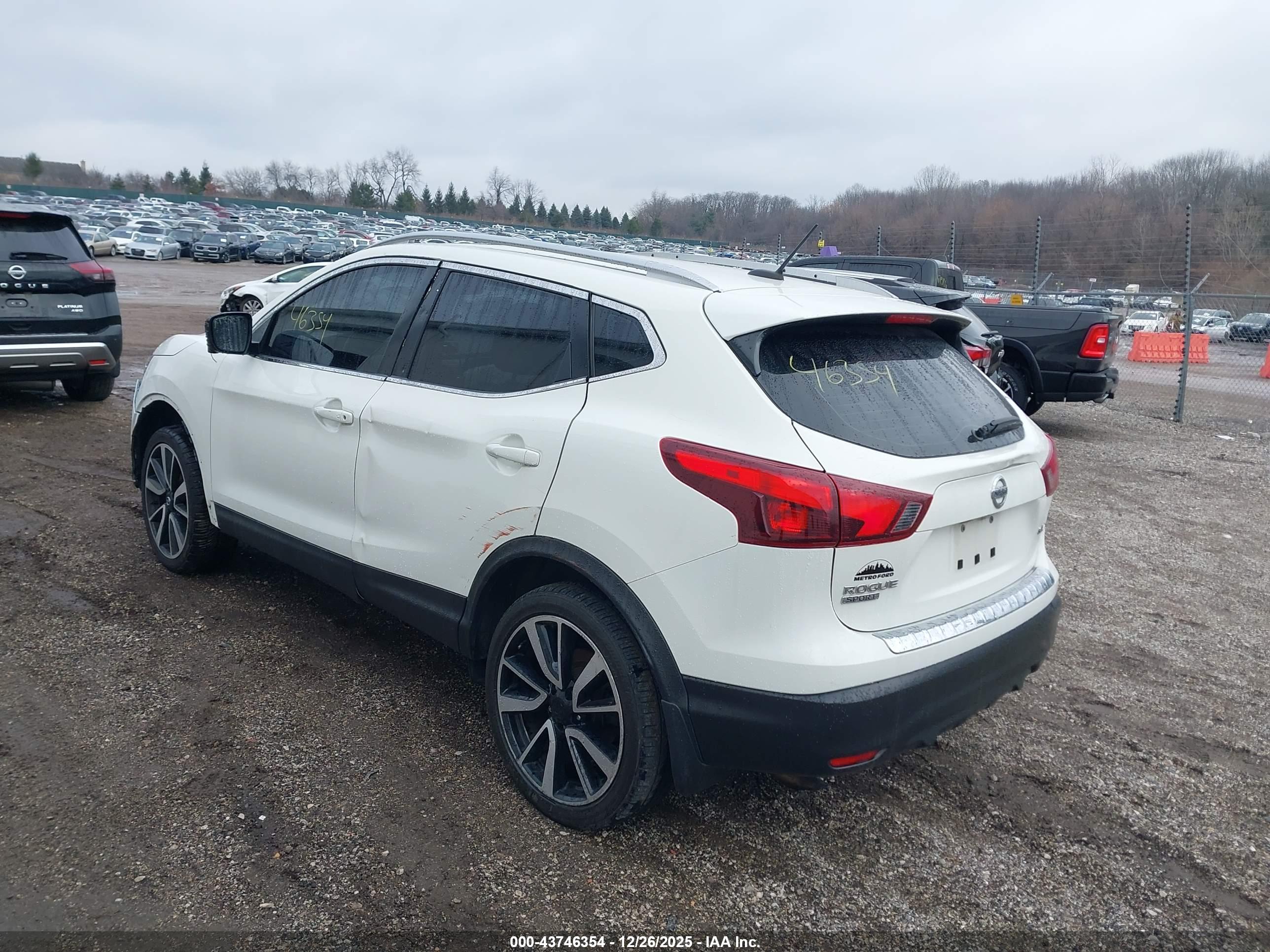 NISSAN ROGUE image 3