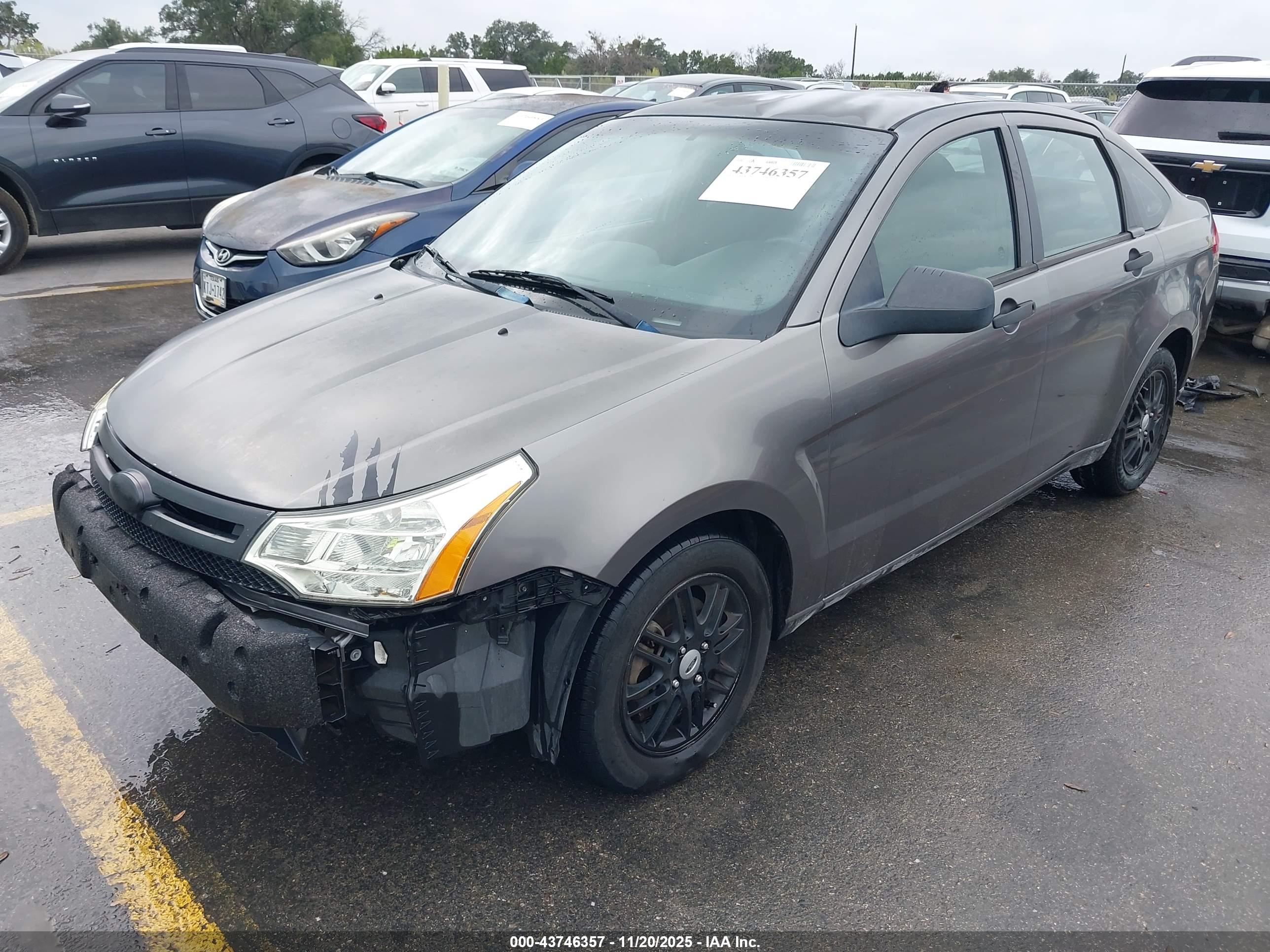 FORD FOCUS image 2