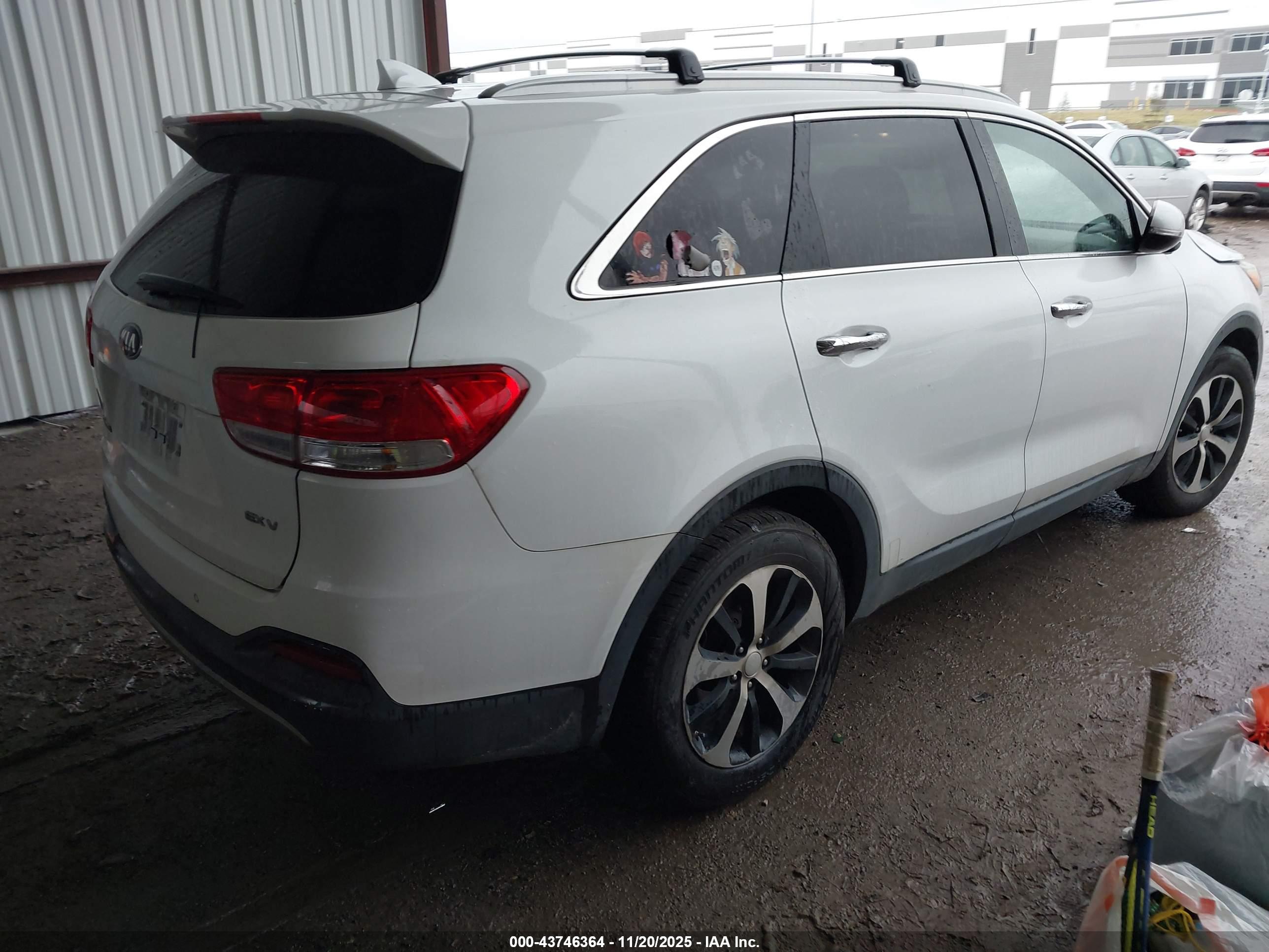 KIA SORENTO image 4