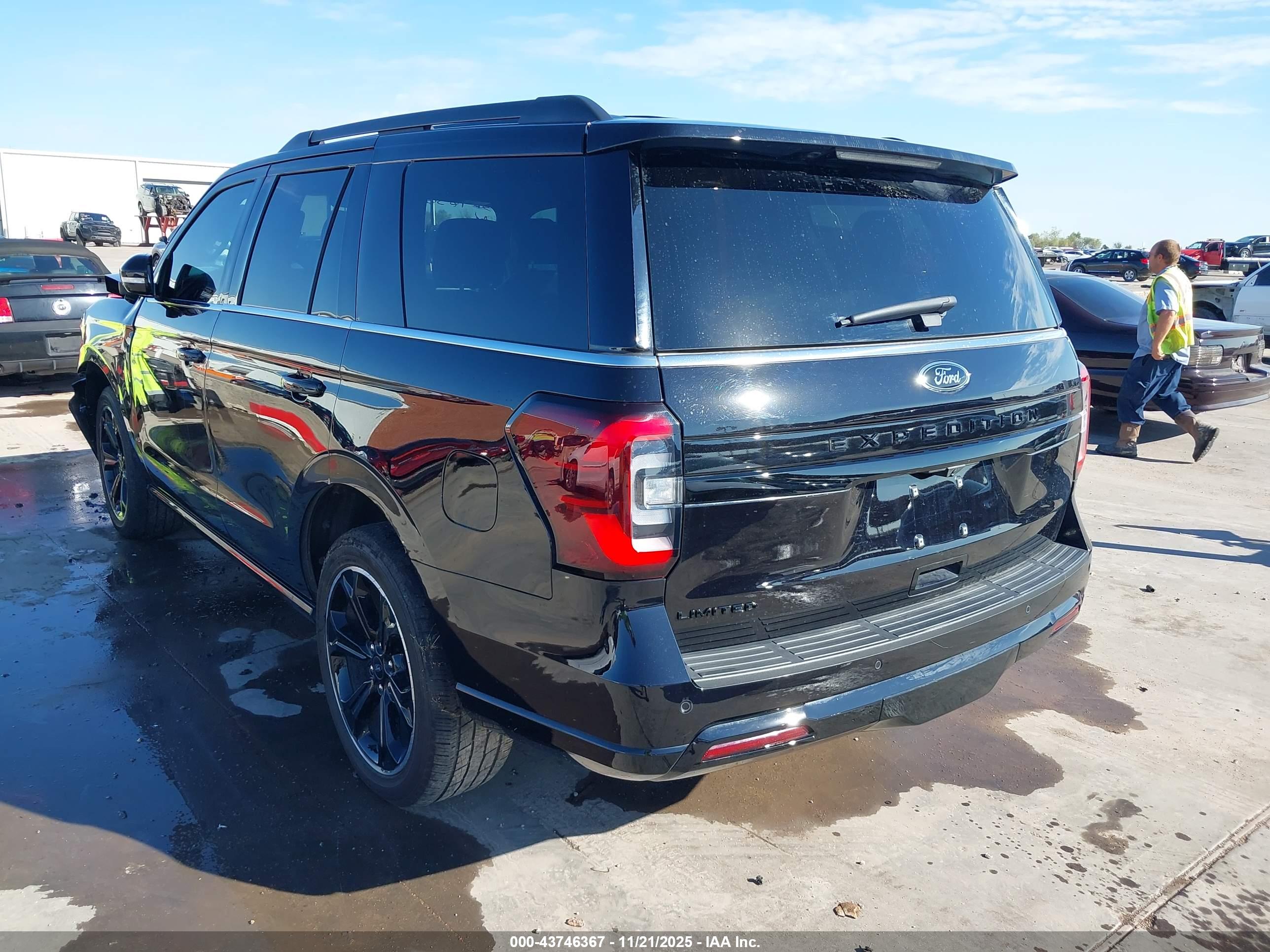 FORD EXPEDITION image 3