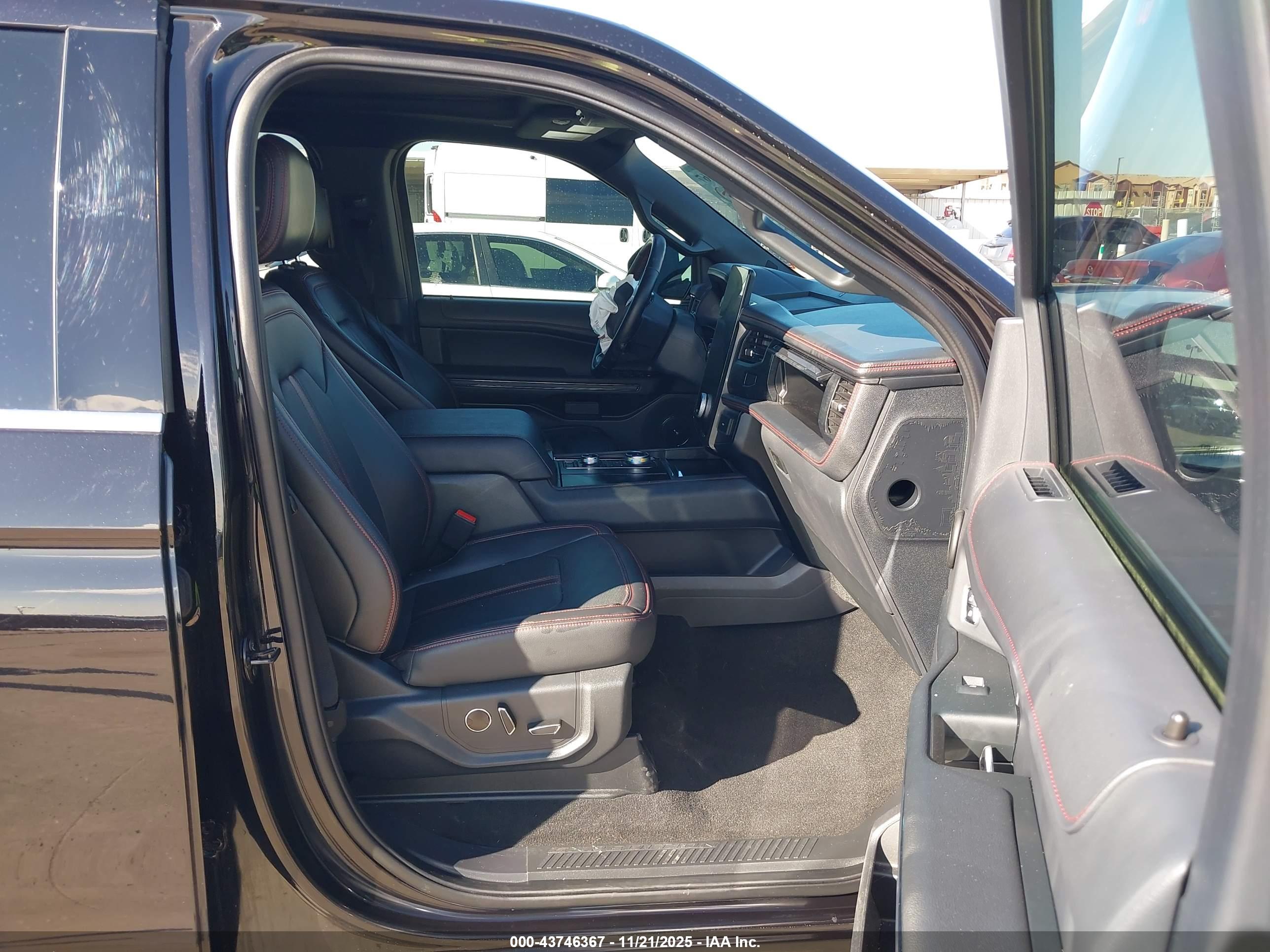 FORD EXPEDITION image 5