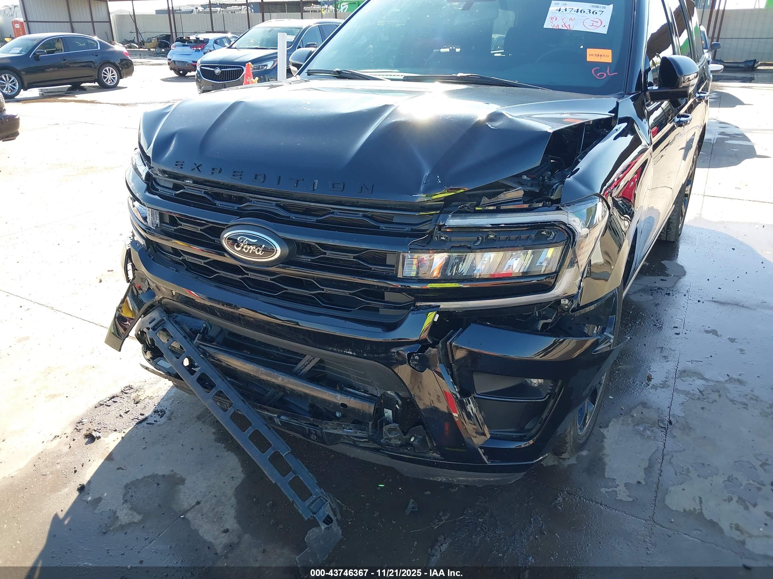 FORD EXPEDITION image 6