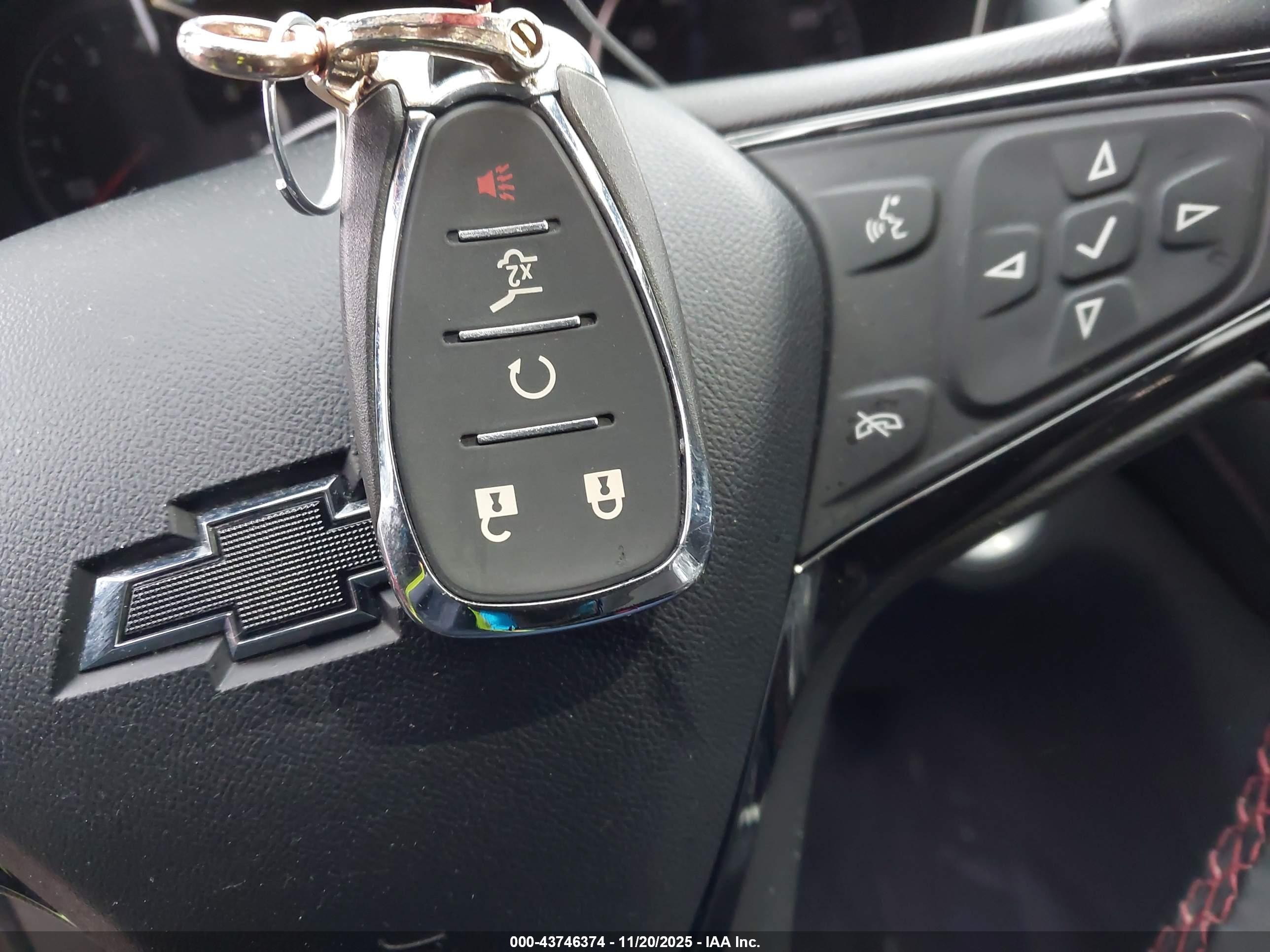 CHEVROLET EQUINOX image 11