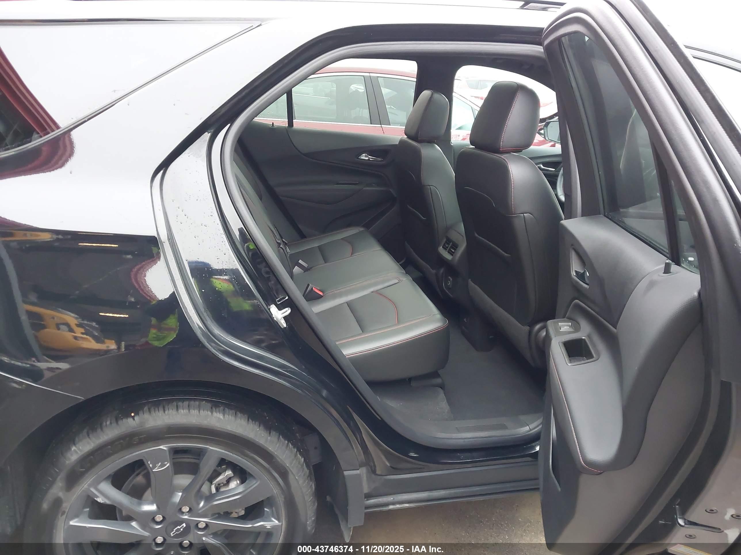 CHEVROLET EQUINOX image 8