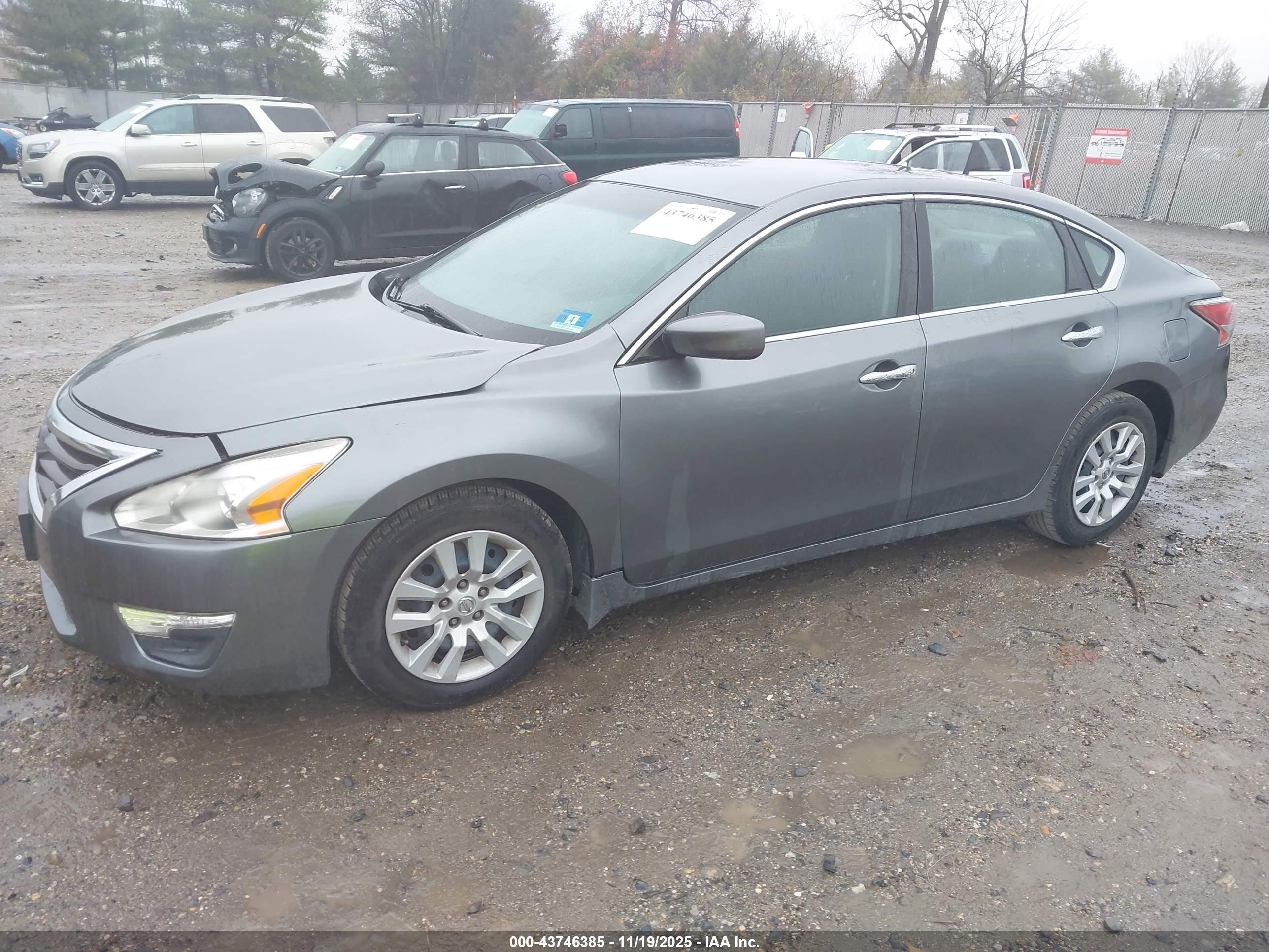 NISSAN ALTIMA image 2