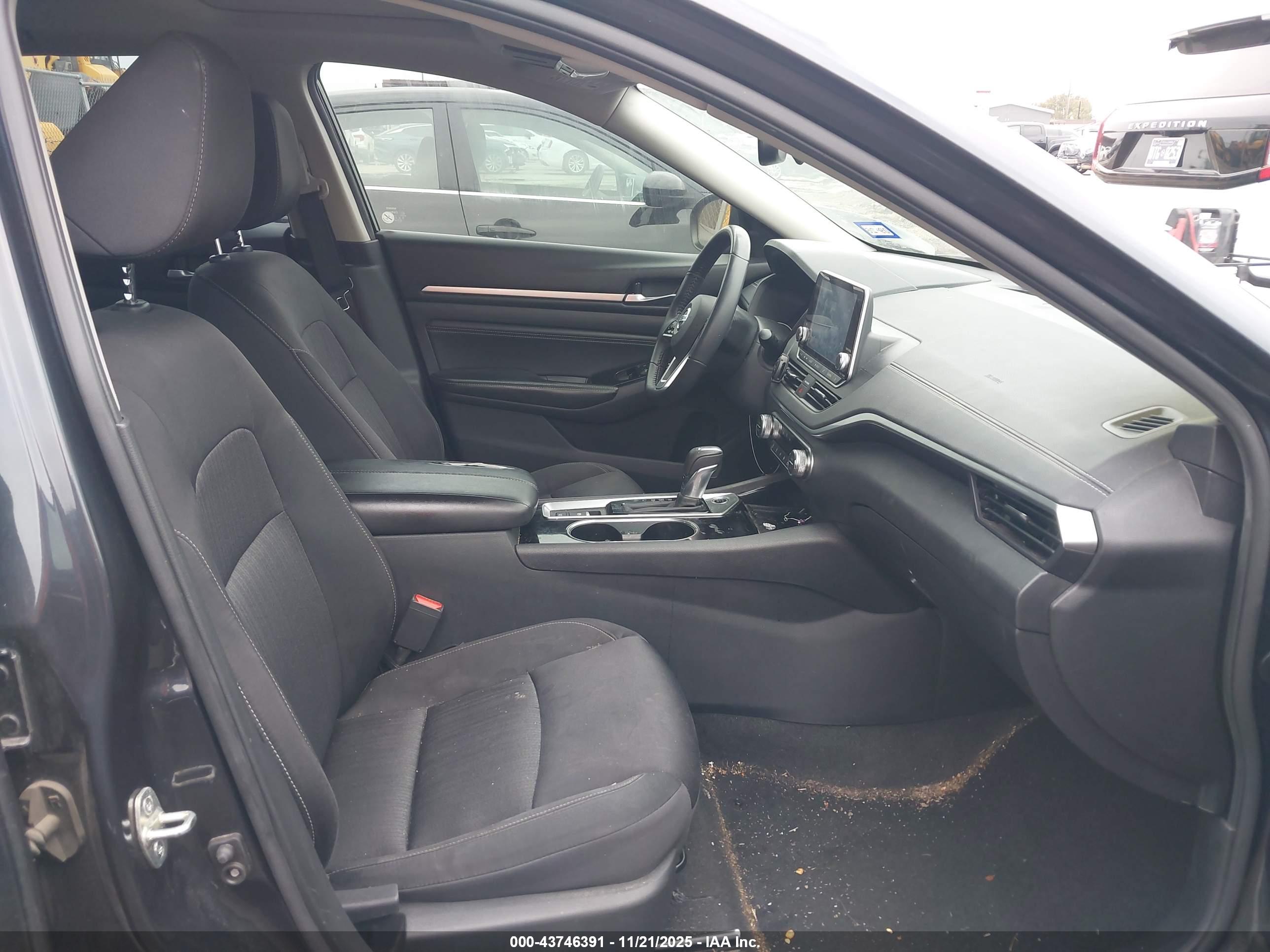 NISSAN ALTIMA image 5