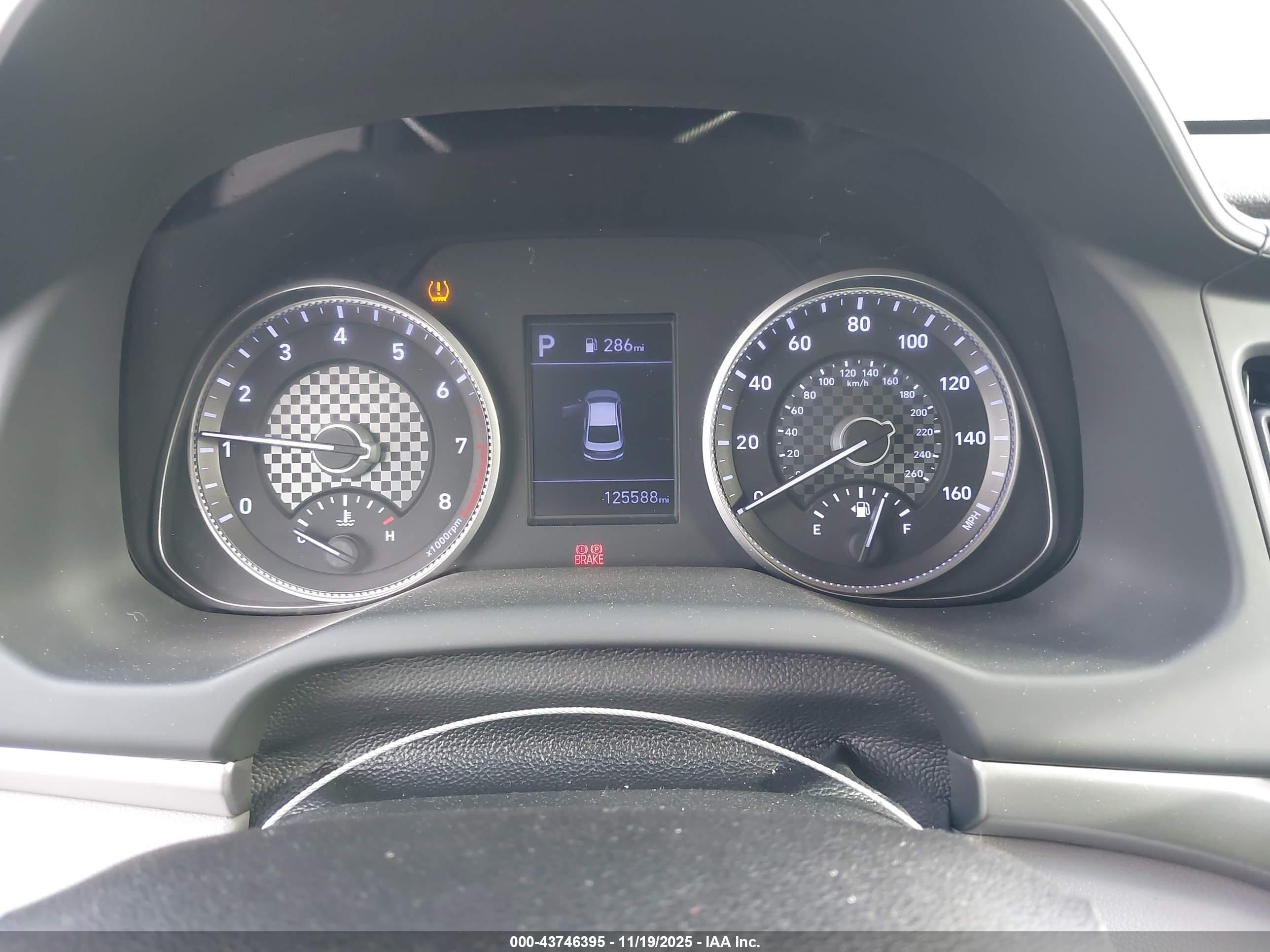HYUNDAI ELANTRA image 7