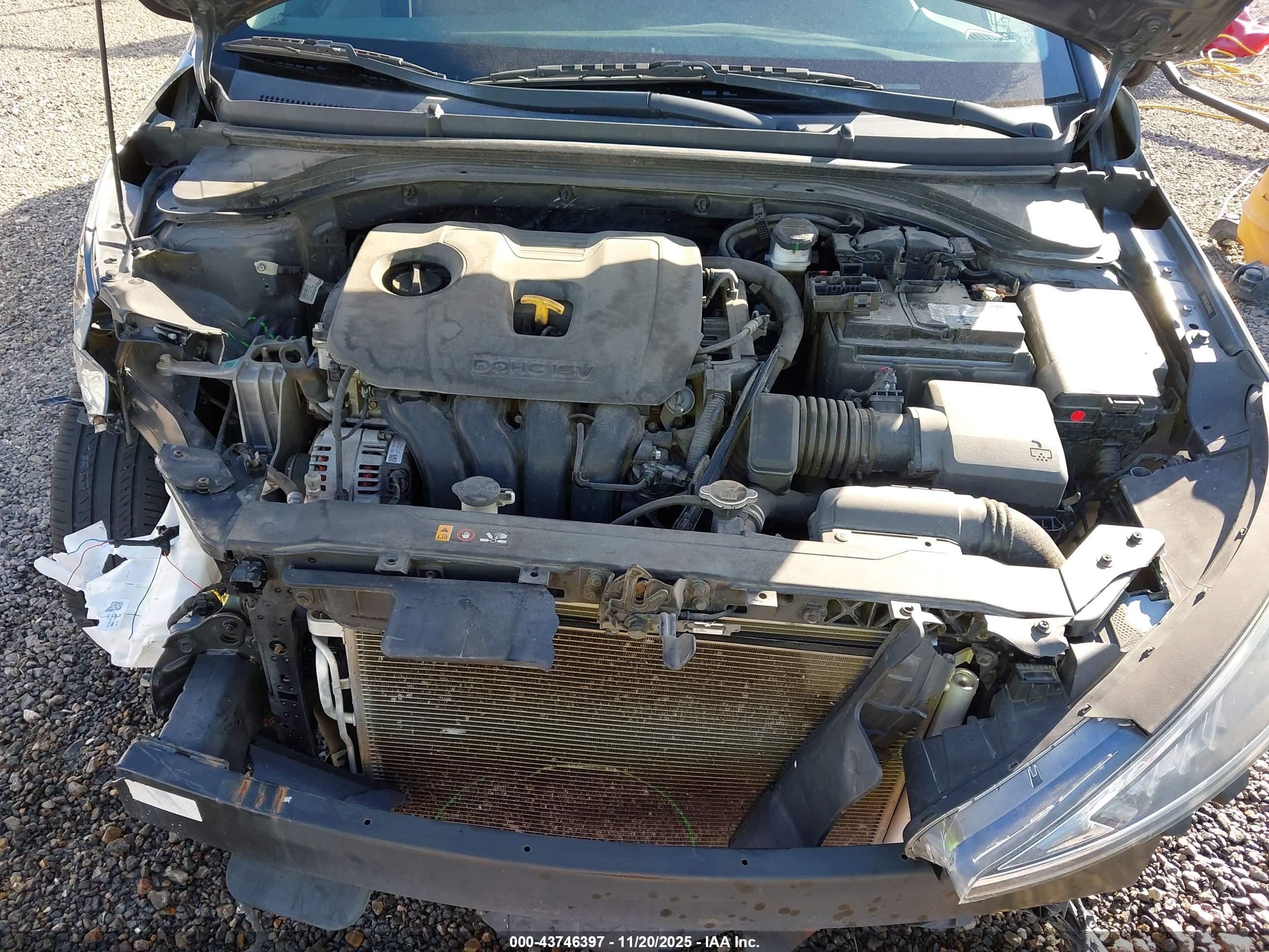 HYUNDAI ELANTRA image 10