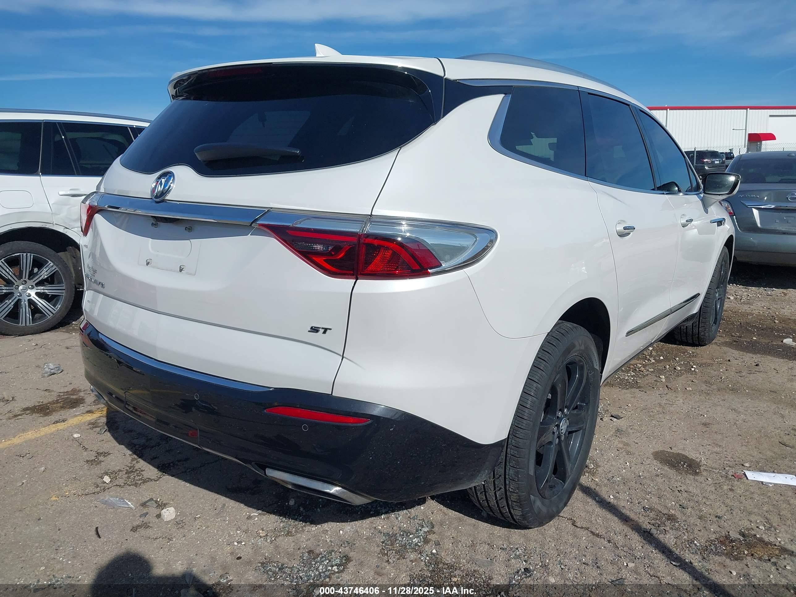 BUICK ENCLAVE image 4