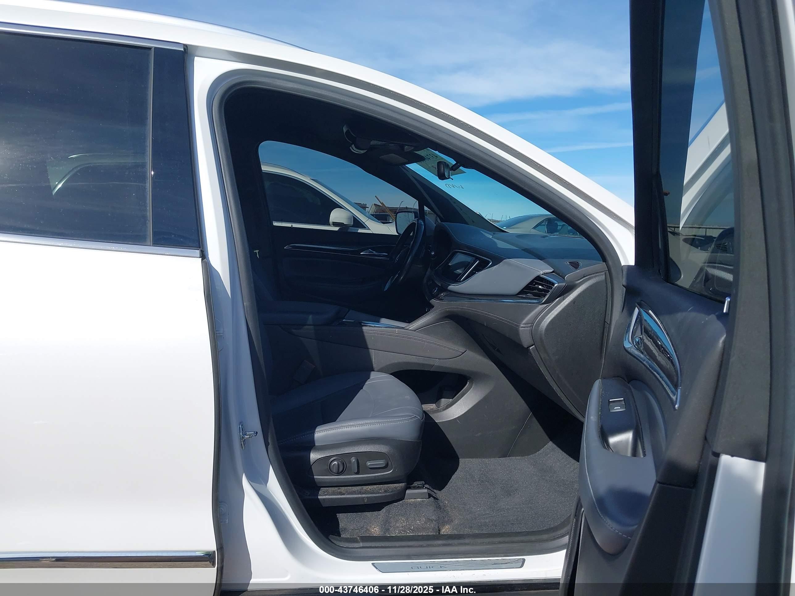 BUICK ENCLAVE image 5