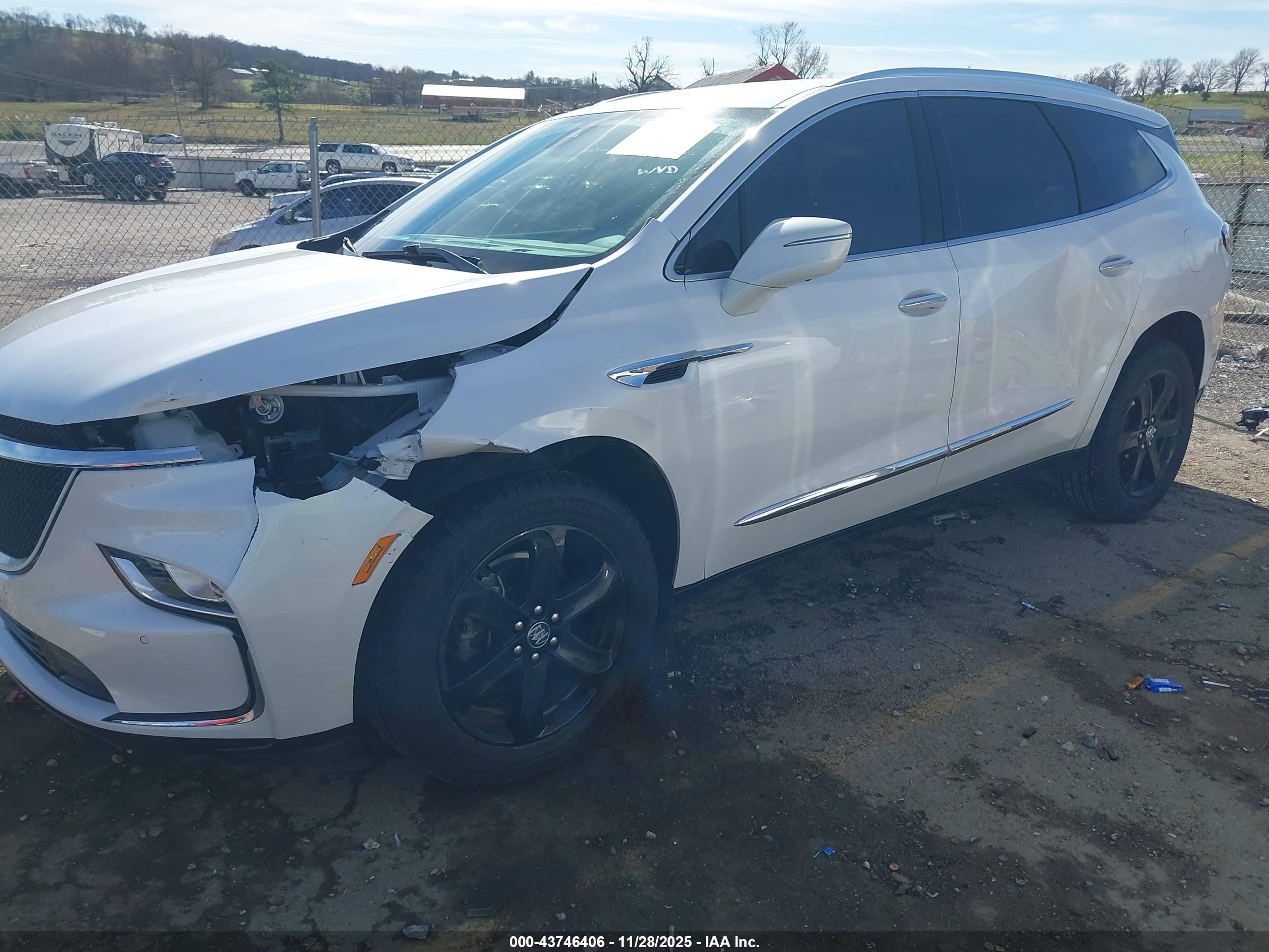 BUICK ENCLAVE image 6