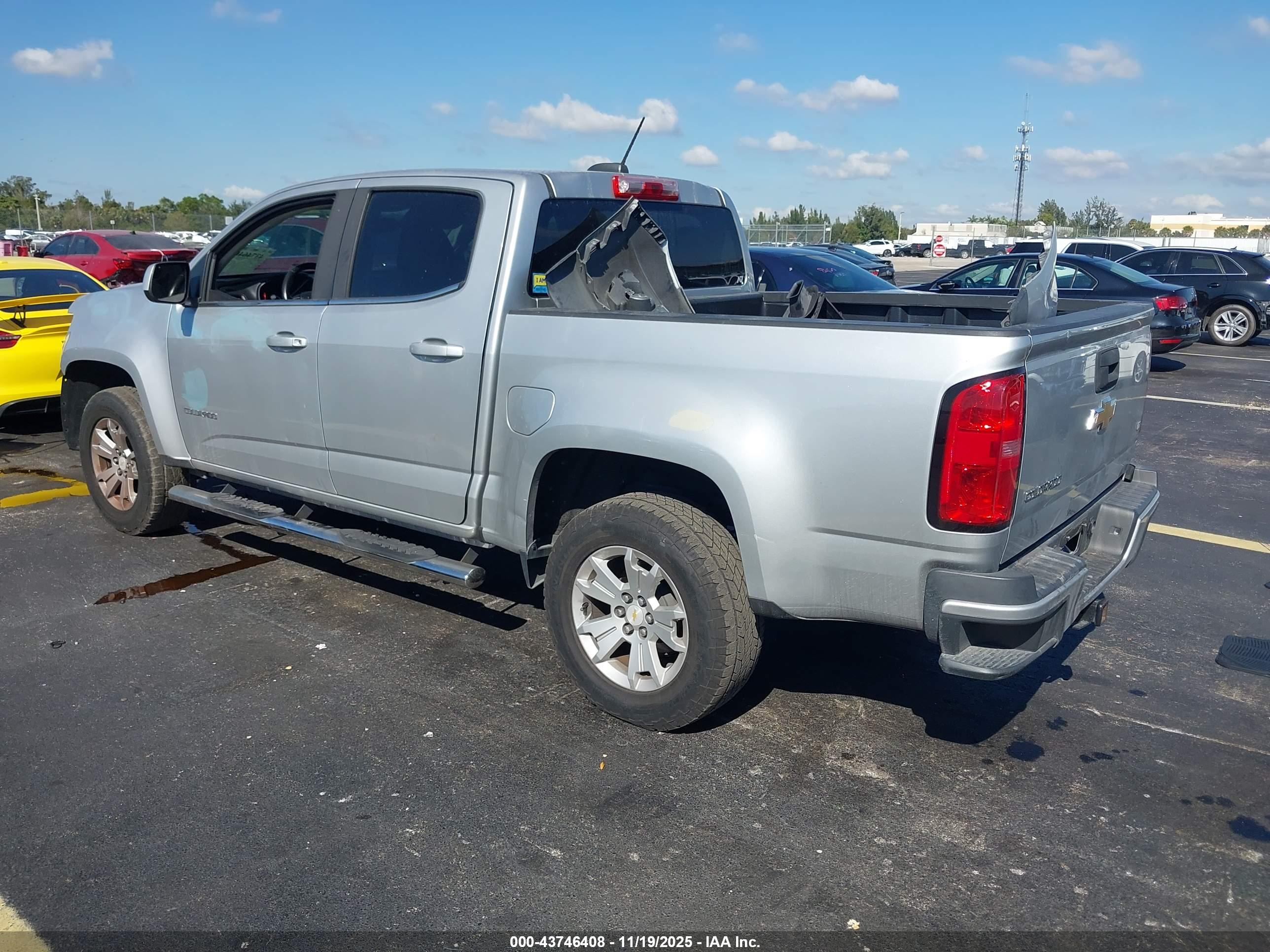 CHEVROLET COLORADO image 3