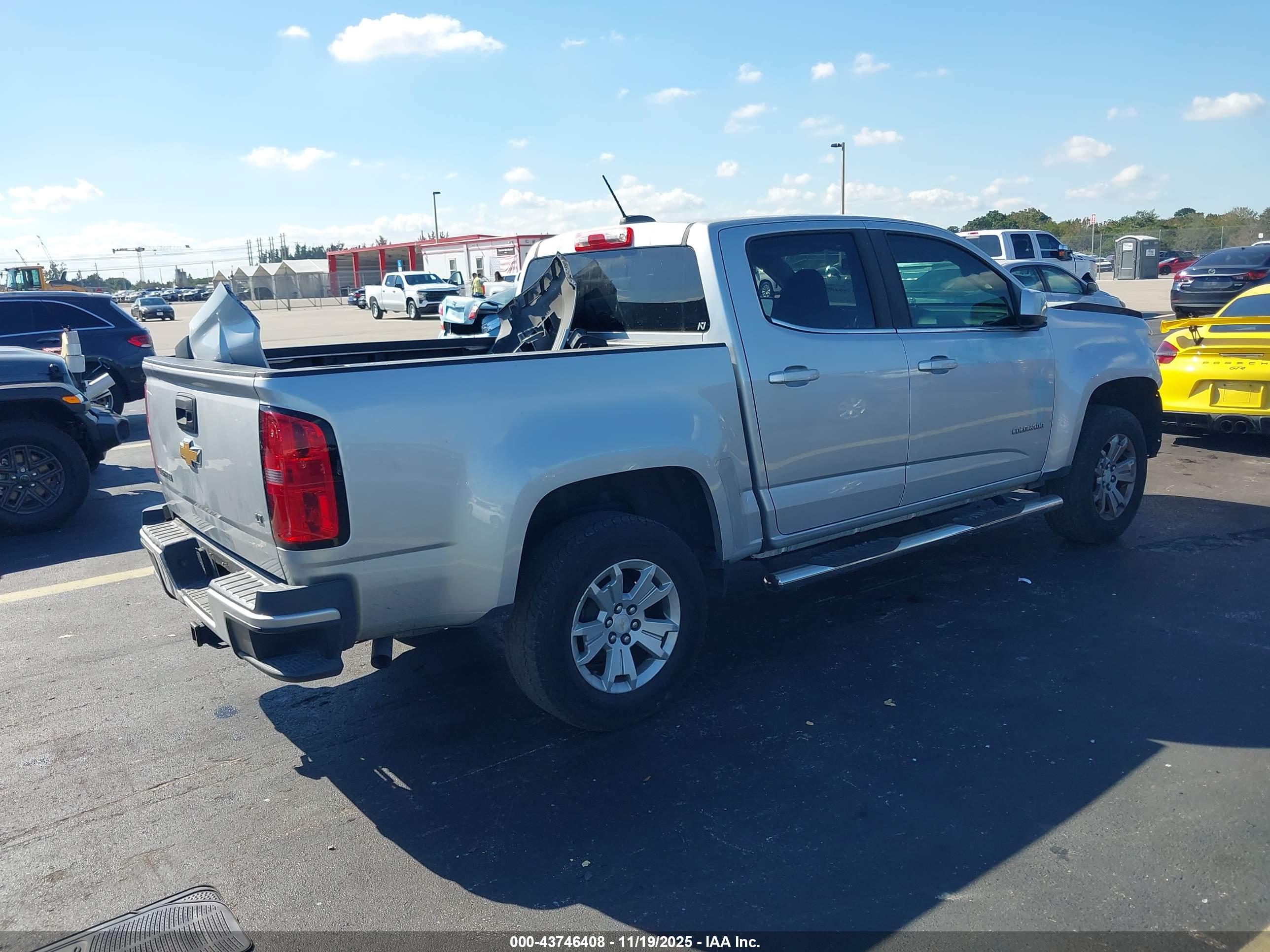 CHEVROLET COLORADO image 4