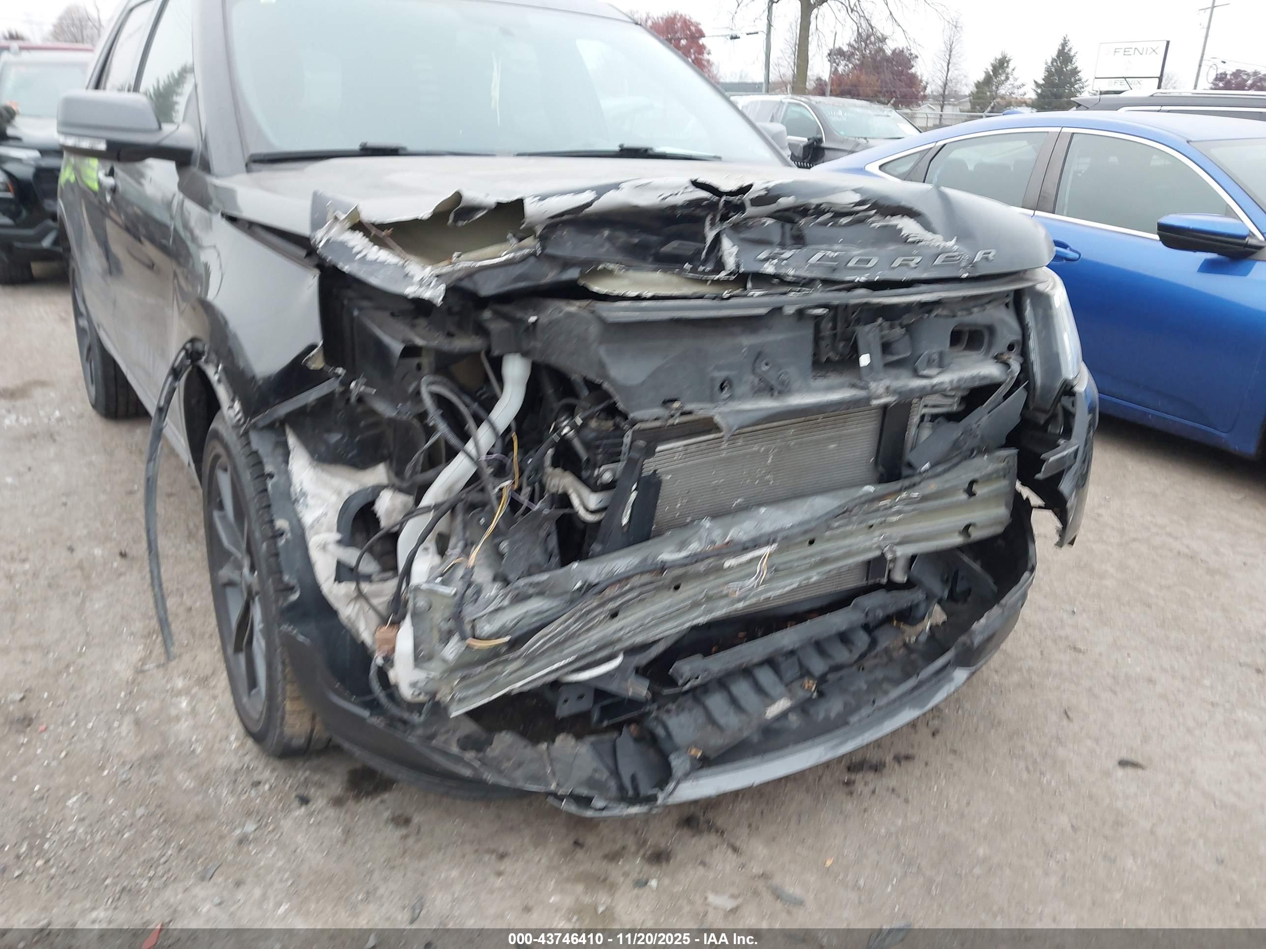 FORD EXPLORER image 6