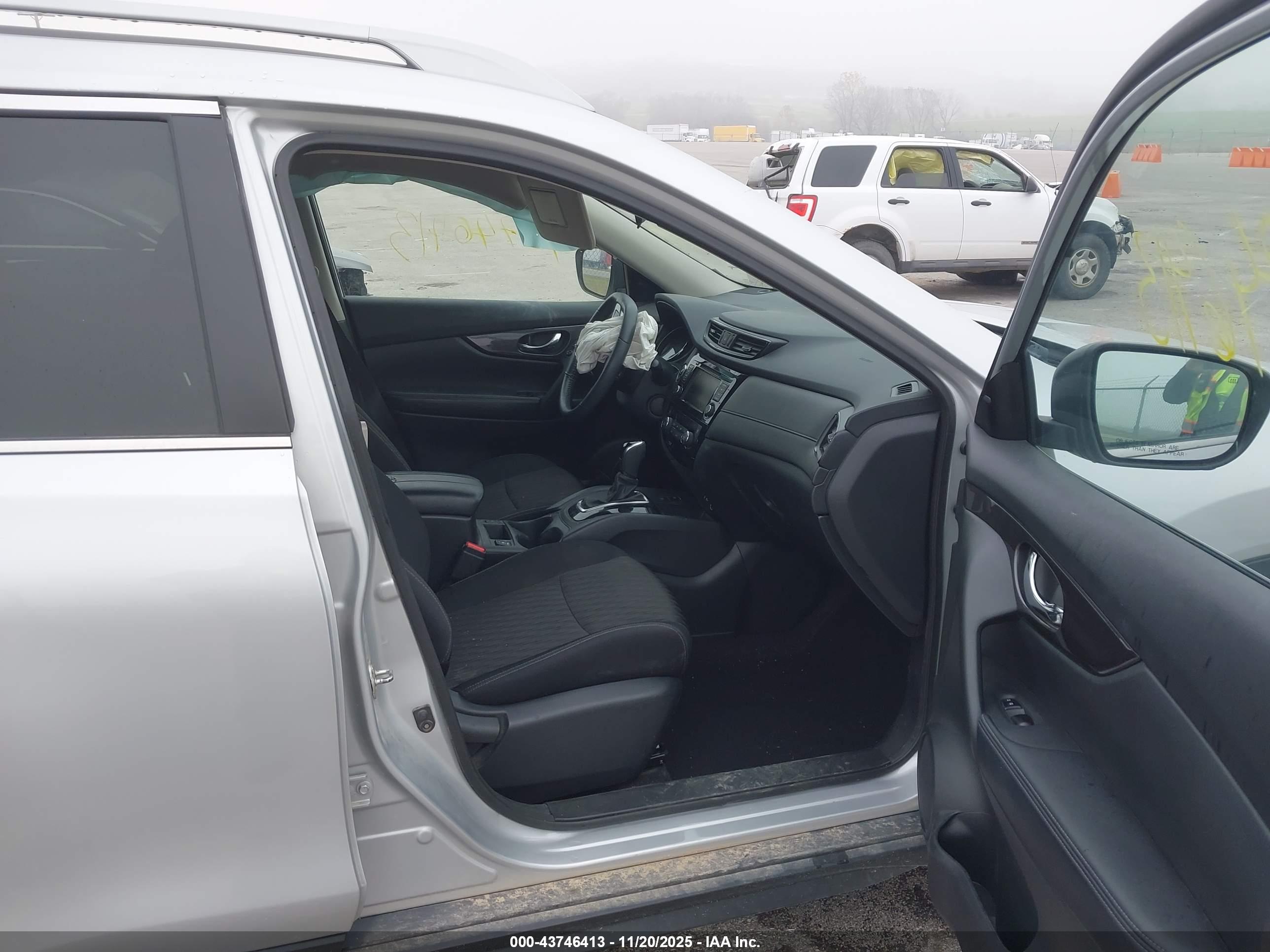 NISSAN ROGUE image 5