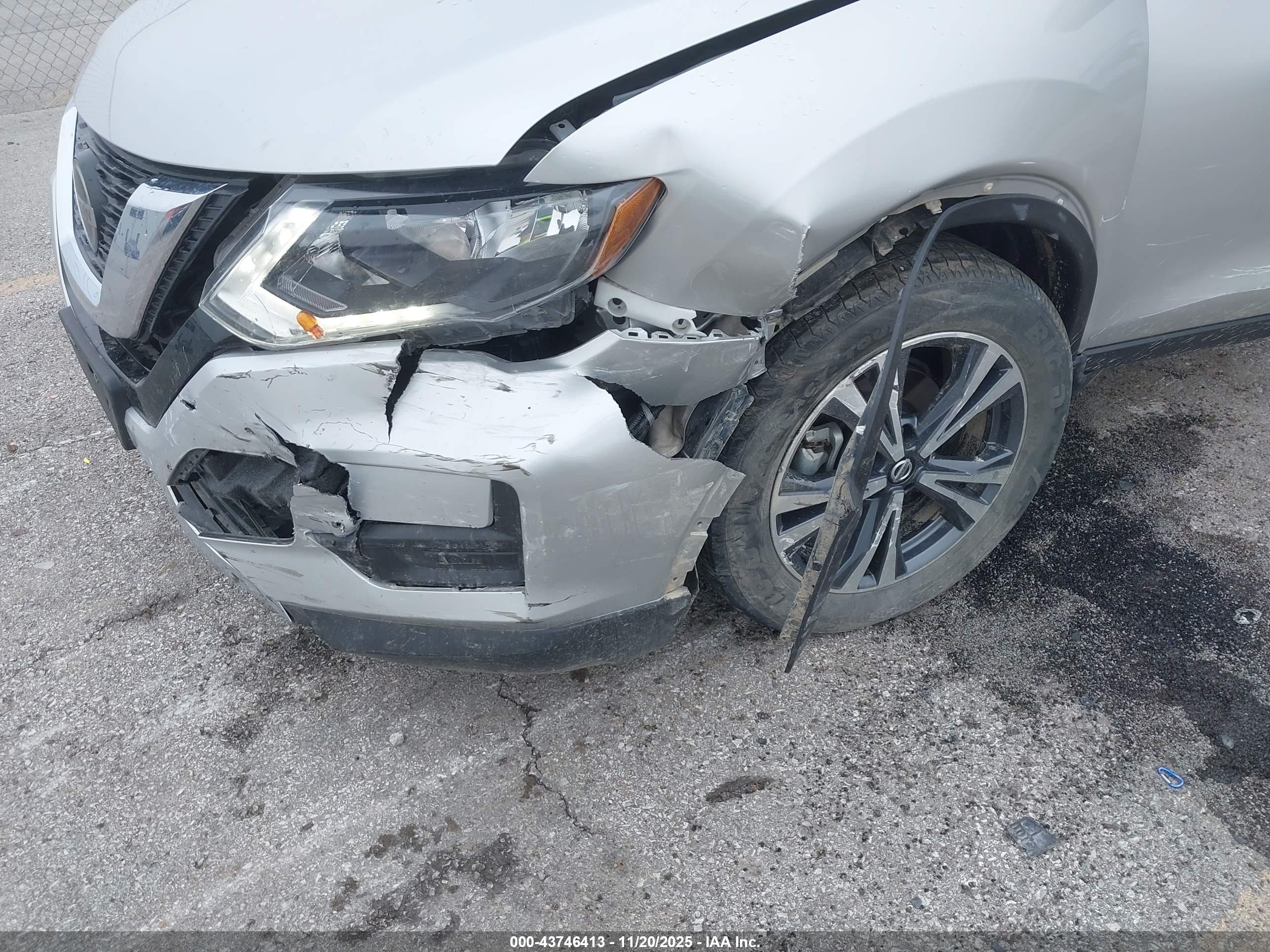 NISSAN ROGUE image 6
